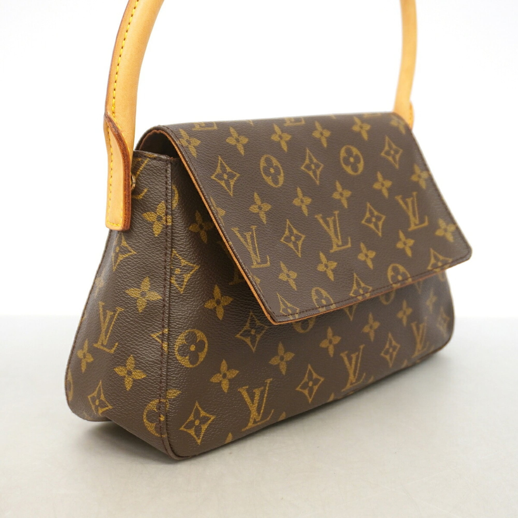 Louis Vuitton Brown Shoulder Bag (Pre-Owned)