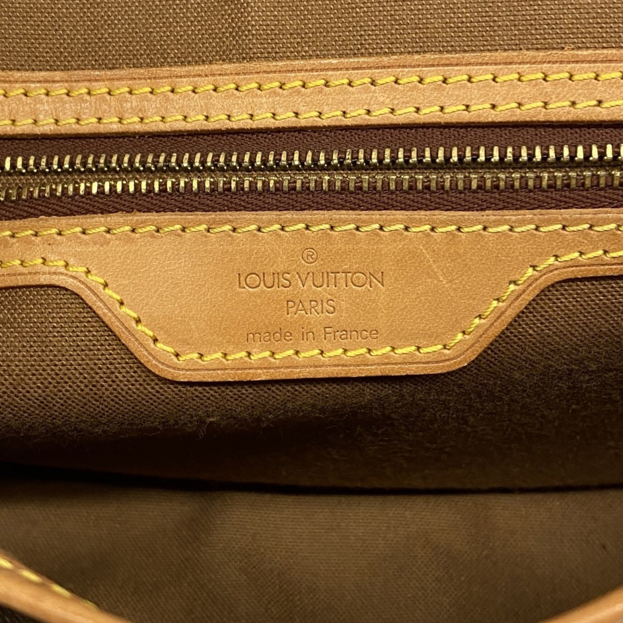 Louis Vuitton Brown Shoulder Bag (Pre-Owned)