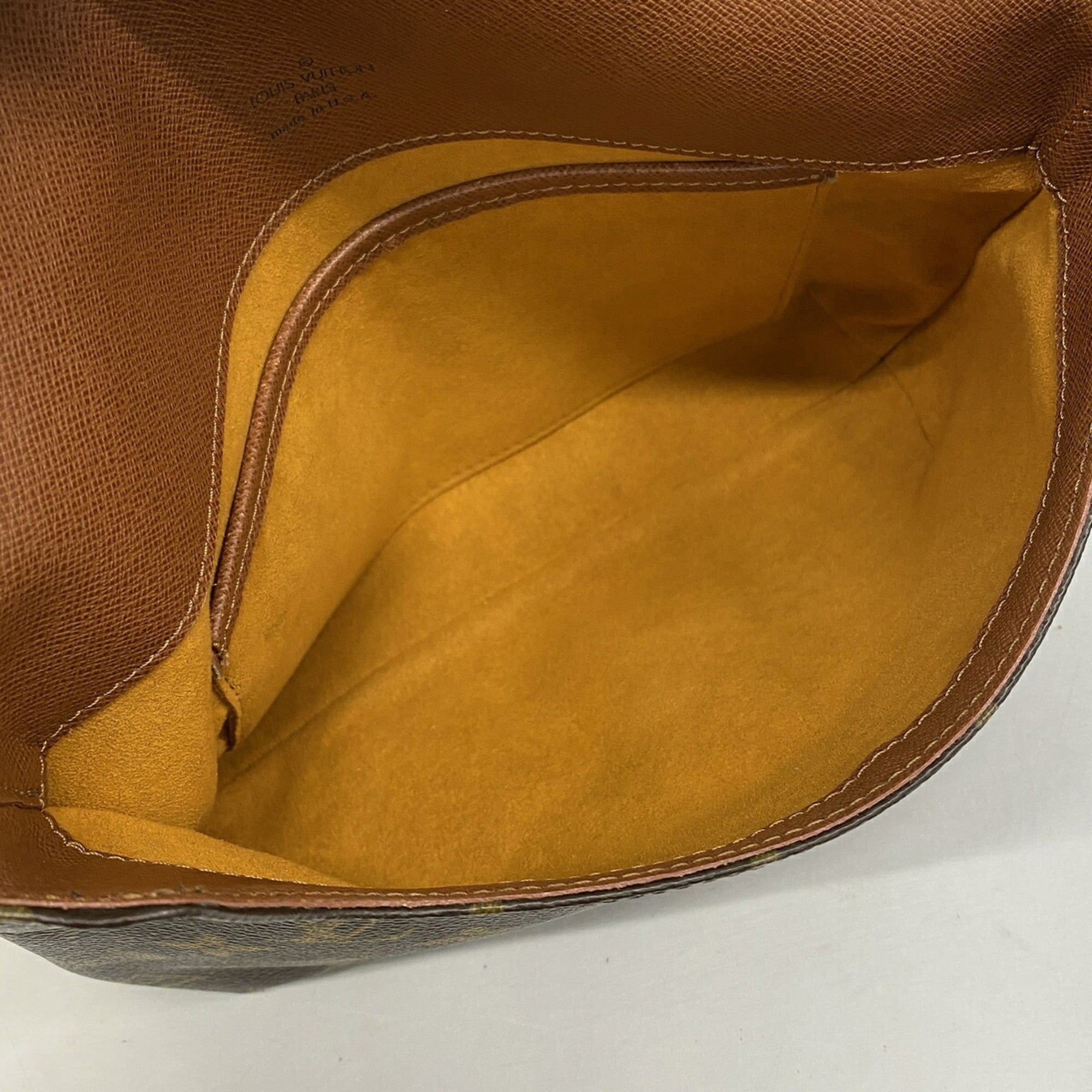 Louis Vuitton Brown Shoulder Bag (Pre-Owned)