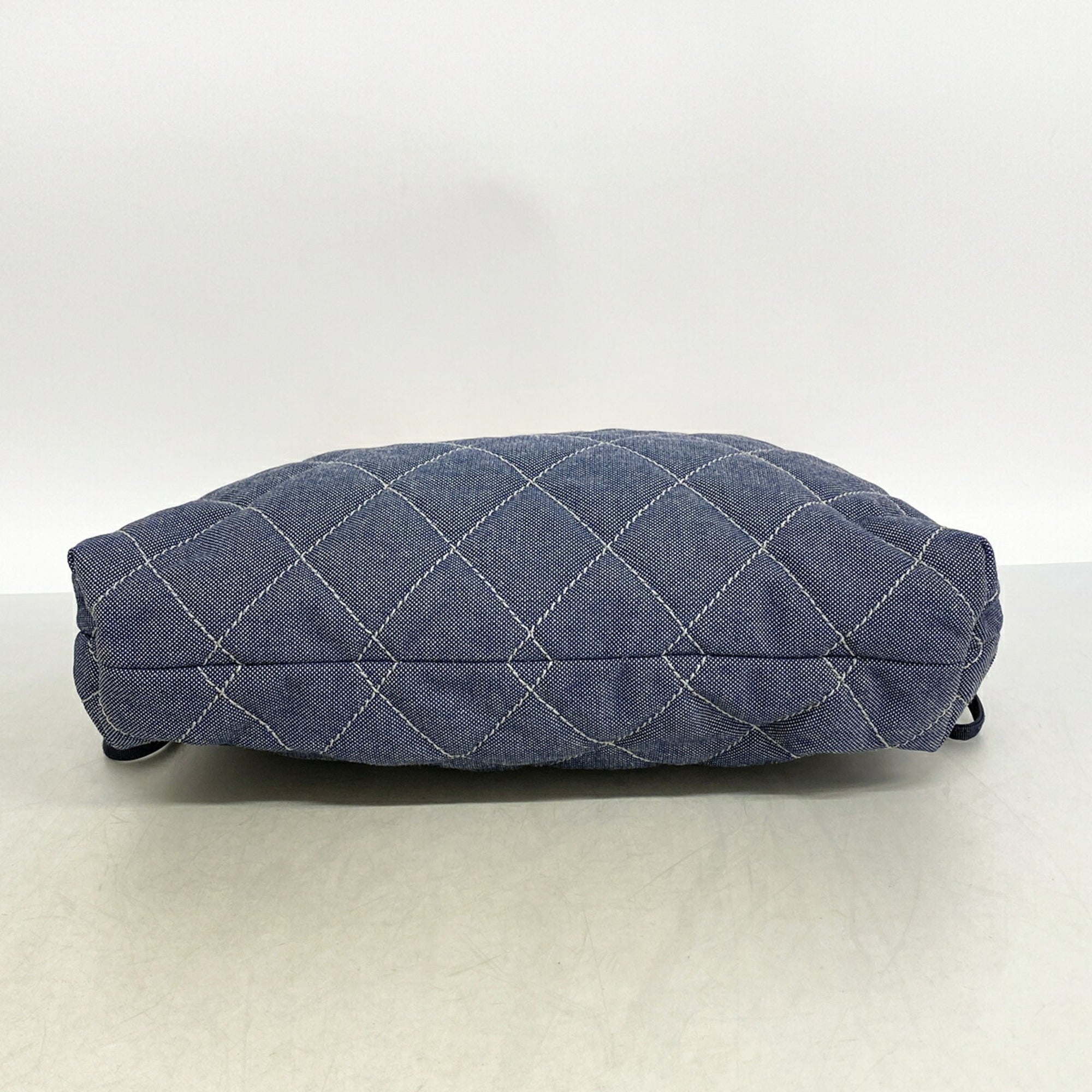 Chanel Navy Canvas Tote Bag (Pre-Owned)
