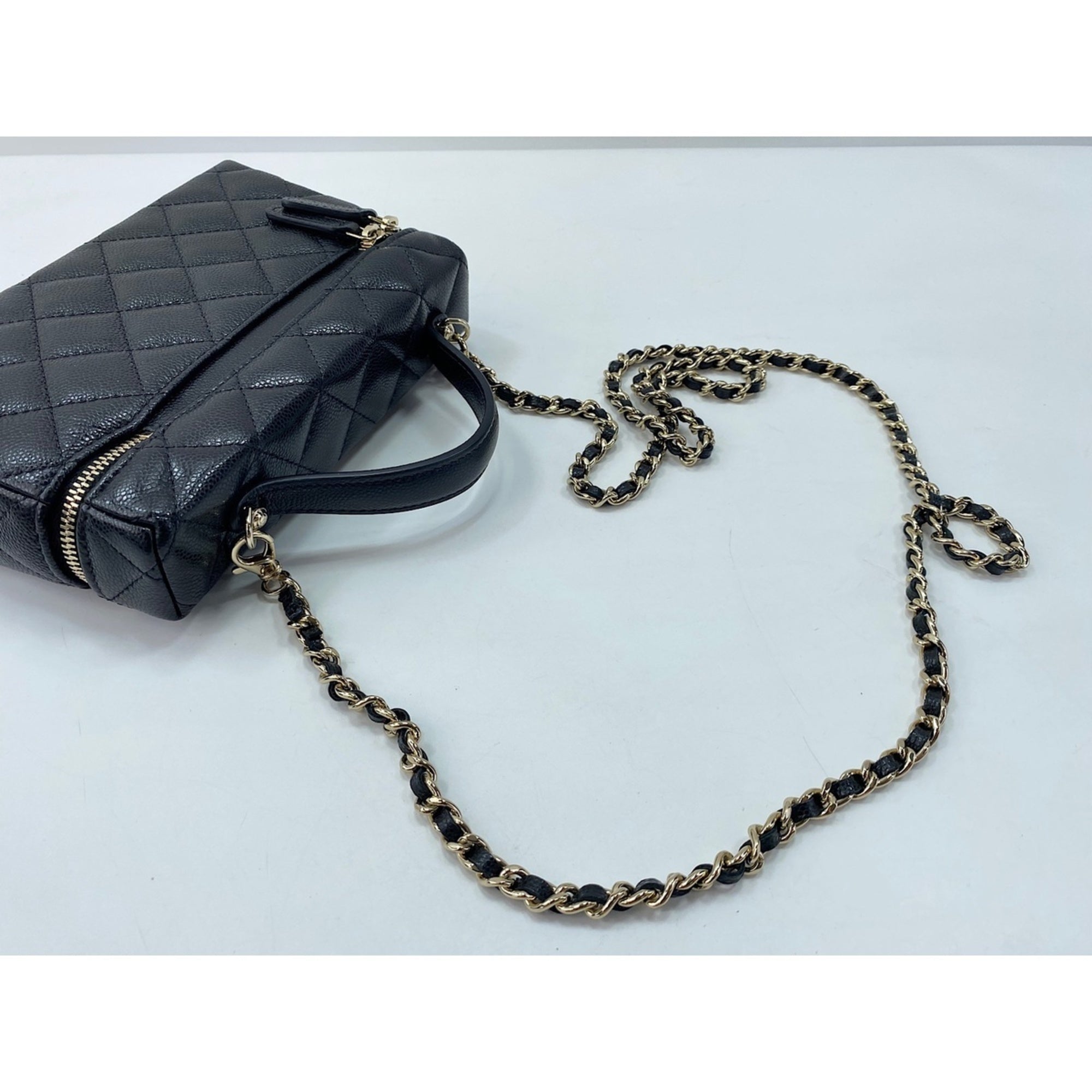 Chanel Matelasse Black Shoulder Bag (Pre-Owned)