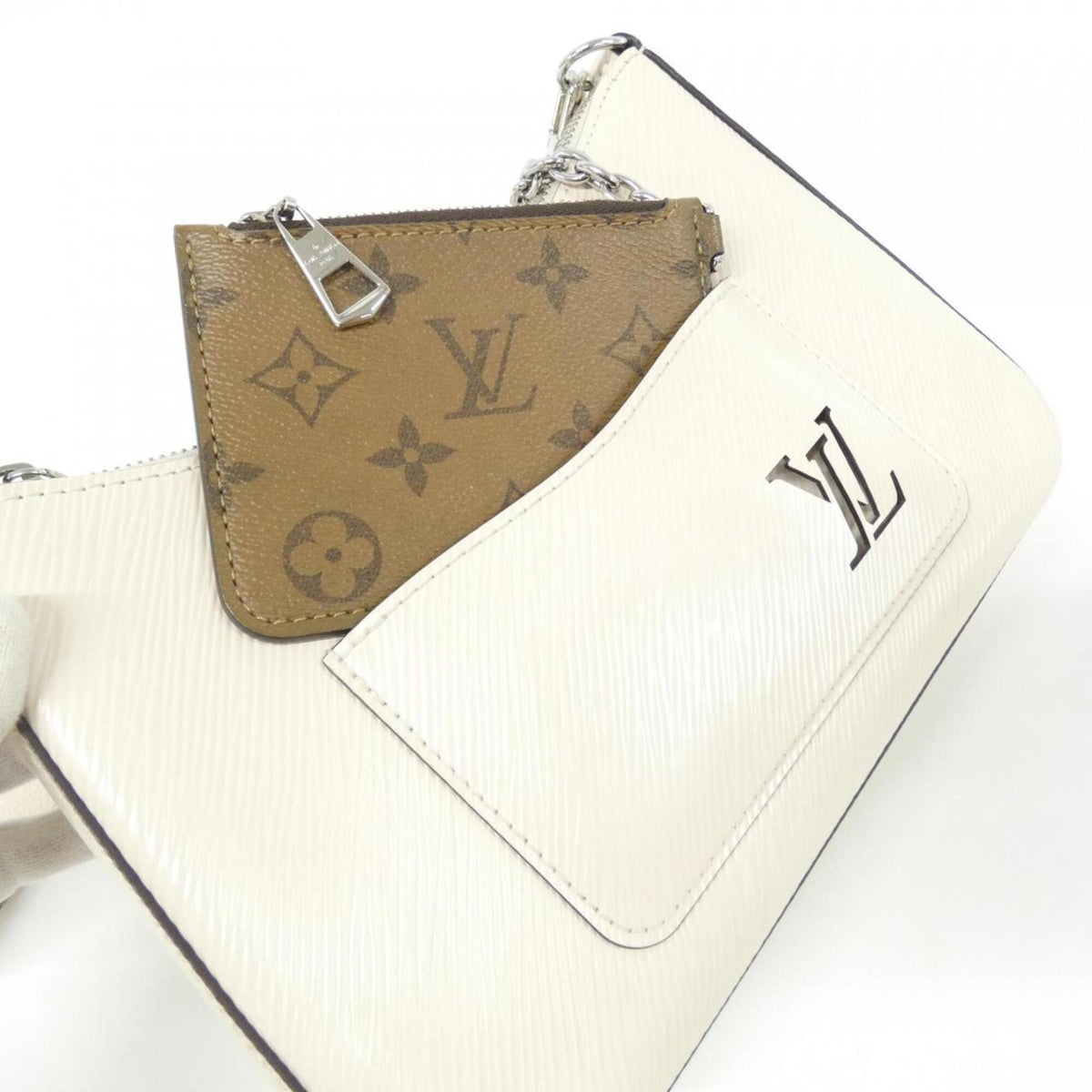 Louis Vuitton Beige Leather Pouch Shoulder Bag (Pre-Owned)