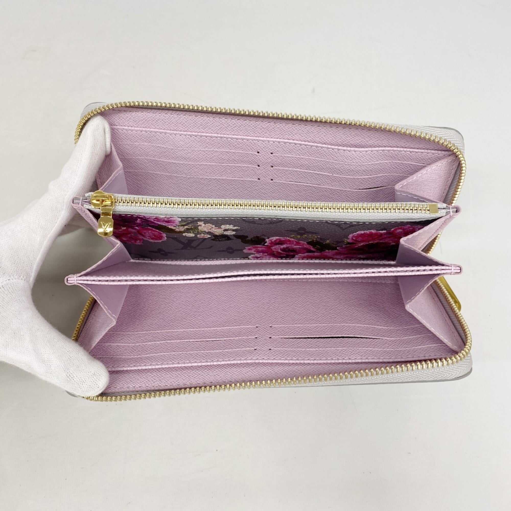 Louis Vuitton Silver Long Wallet (Bi-Fold) (Pre-Owned)