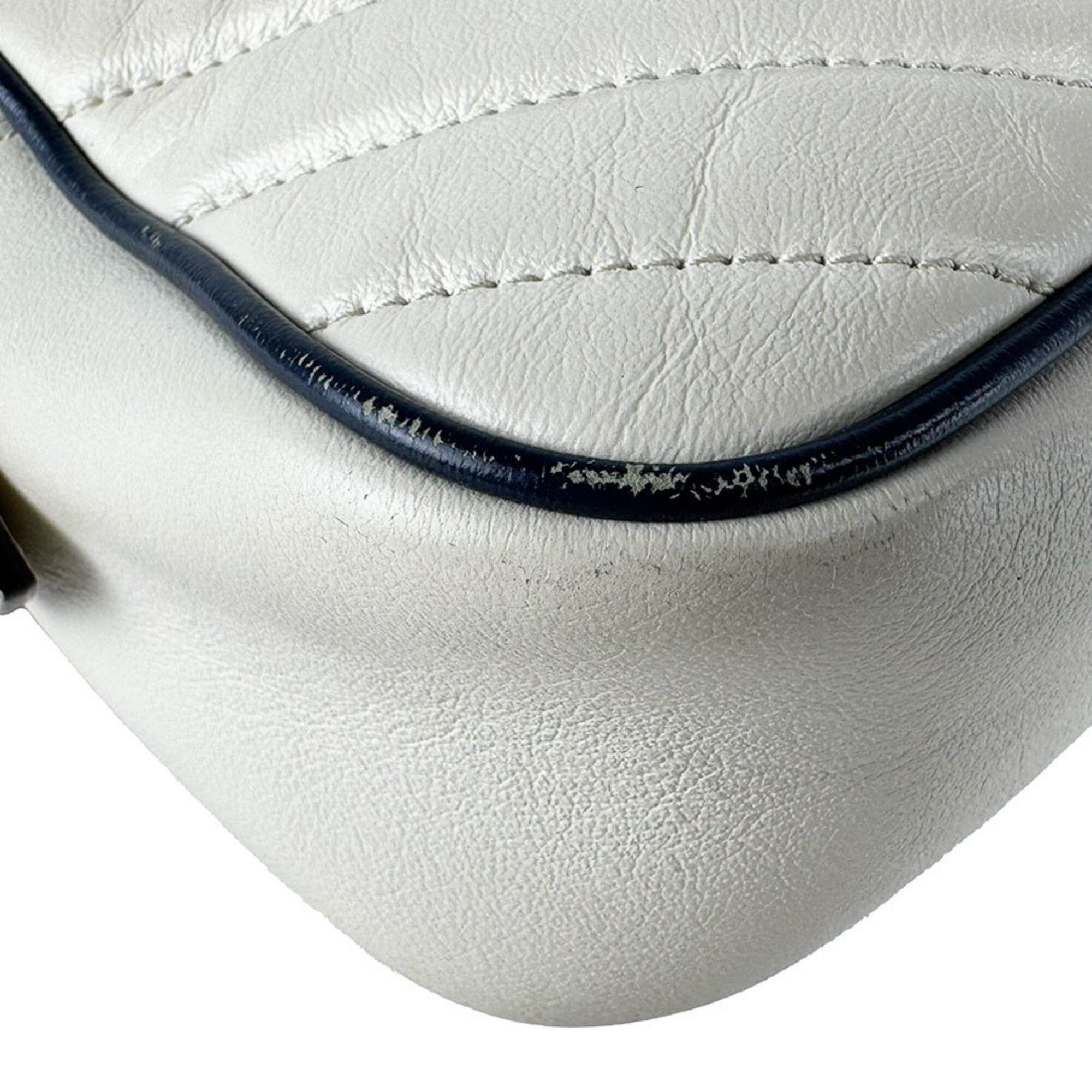 Gucci Ivory Navy Leather Shoulder Bag (Pre-Owned)
