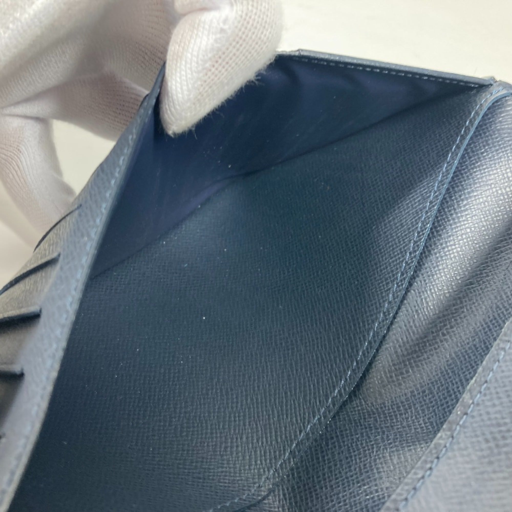 Louis Vuitton Navy Taiga Leather Long Wallet (Bi-Fold) (Pre-Owned)
