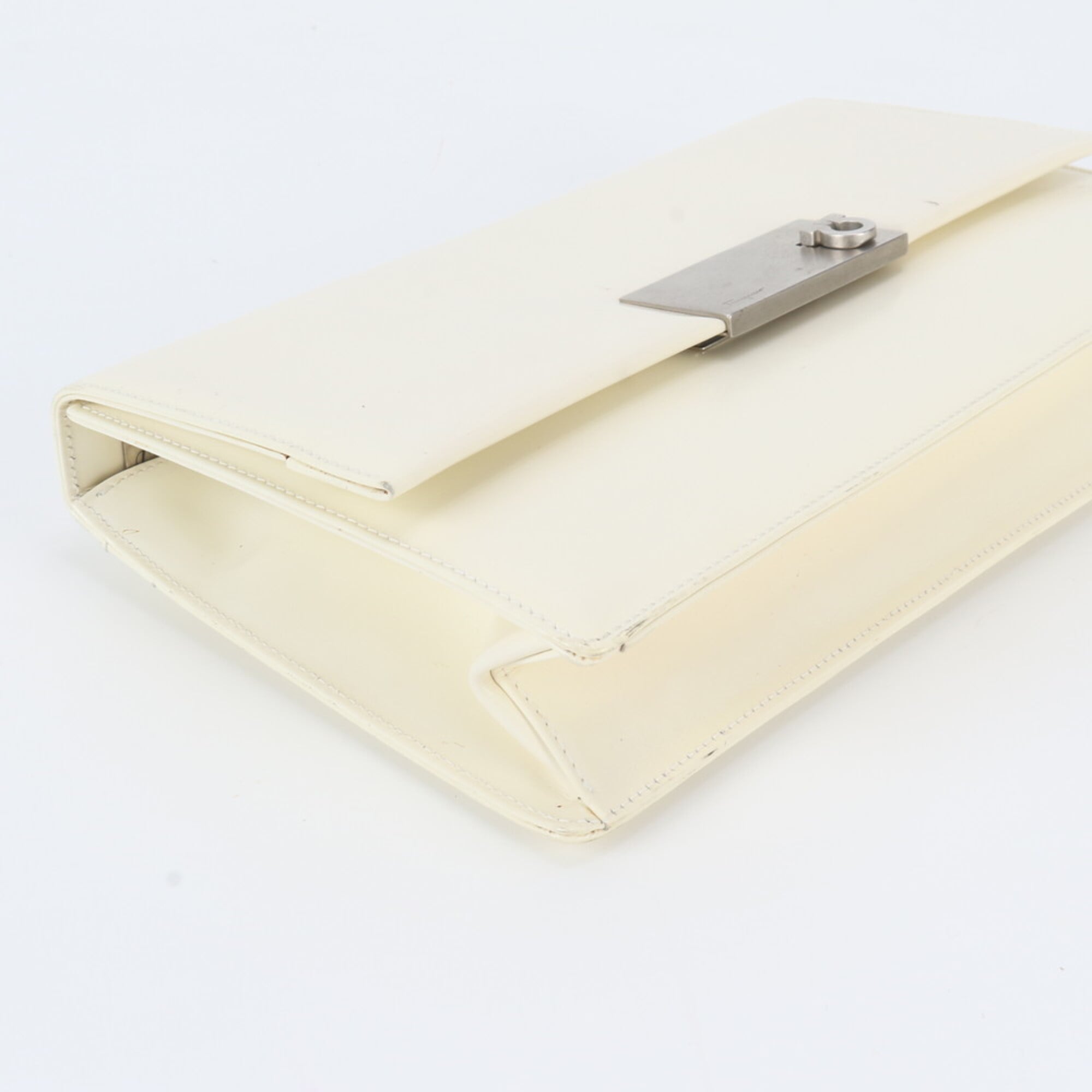 Salvatore Ferragamo Ivory Leather Clutch Bag Pouch (Pre-Owned)