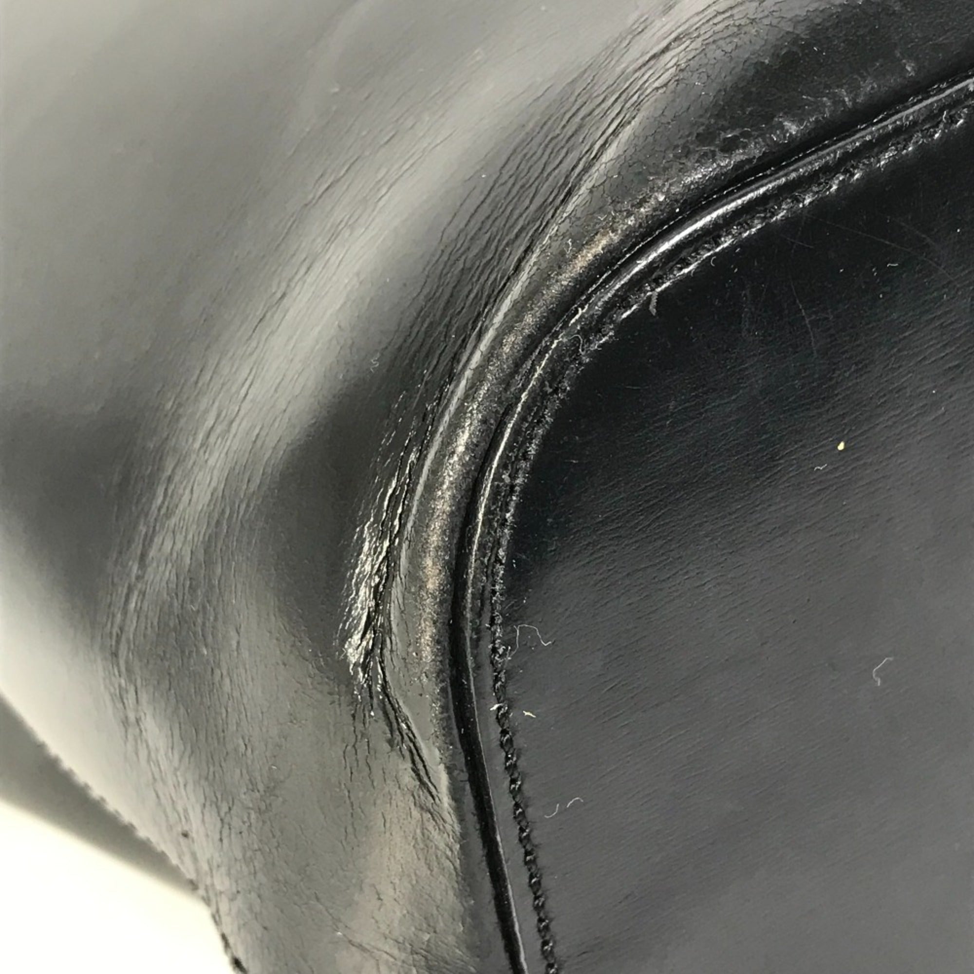Cartier Black Leather Shoulder Bag (Pre-Owned)