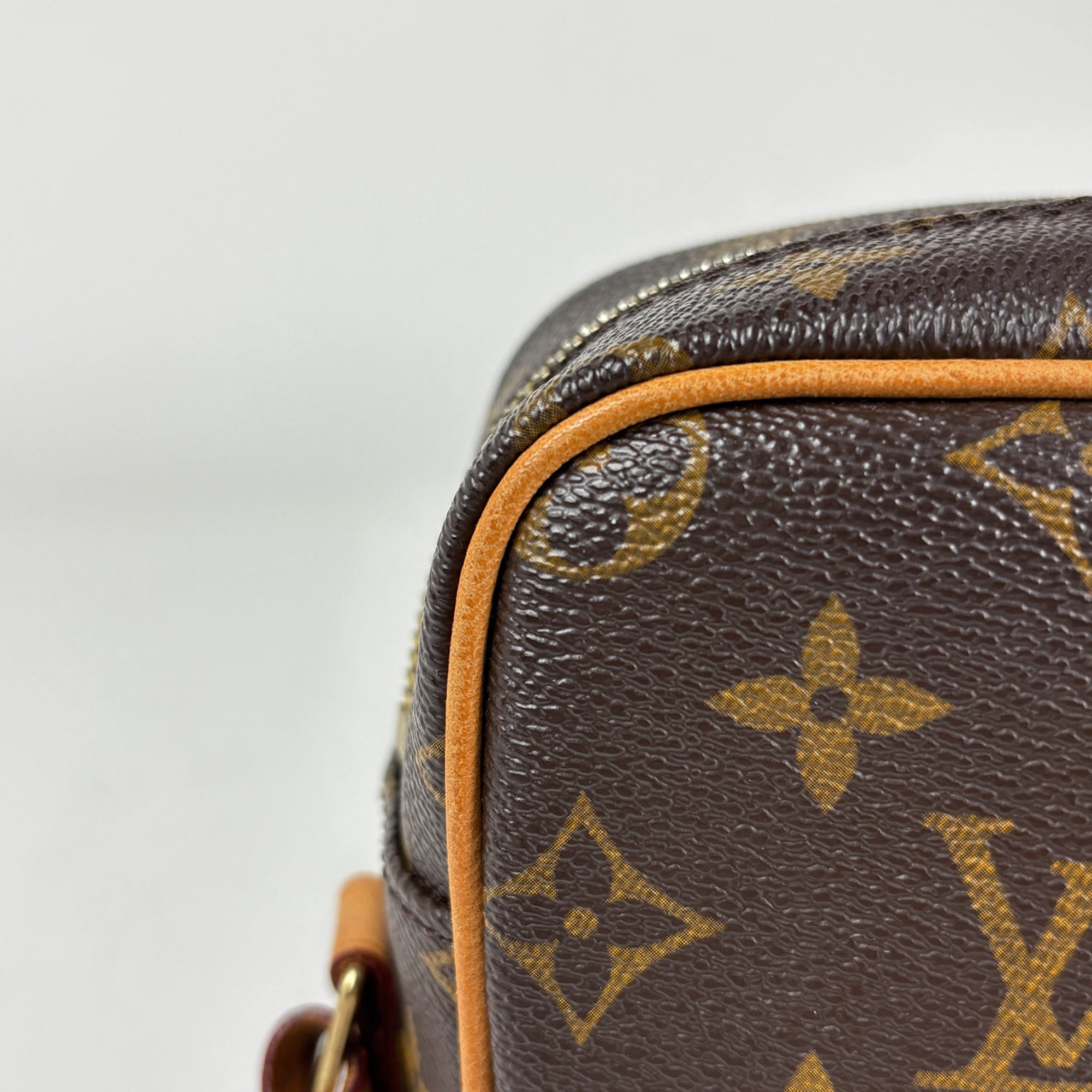 Louis Vuitton Brown Monogram Shoulder Bag (Pre-Owned)