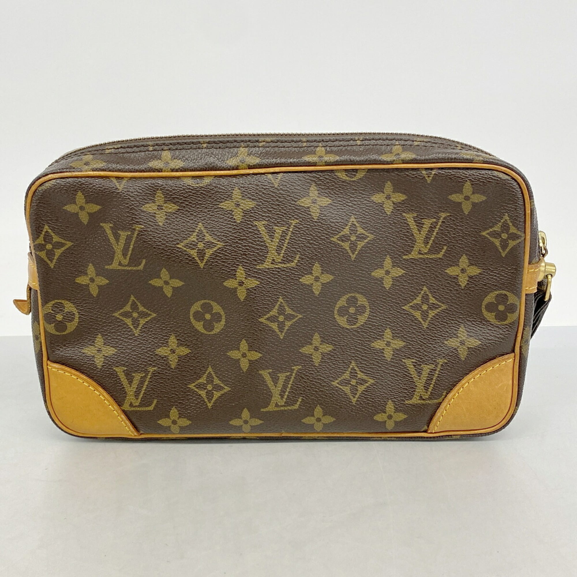 Louis Vuitton Brown Clutch Bag (Pre-Owned)