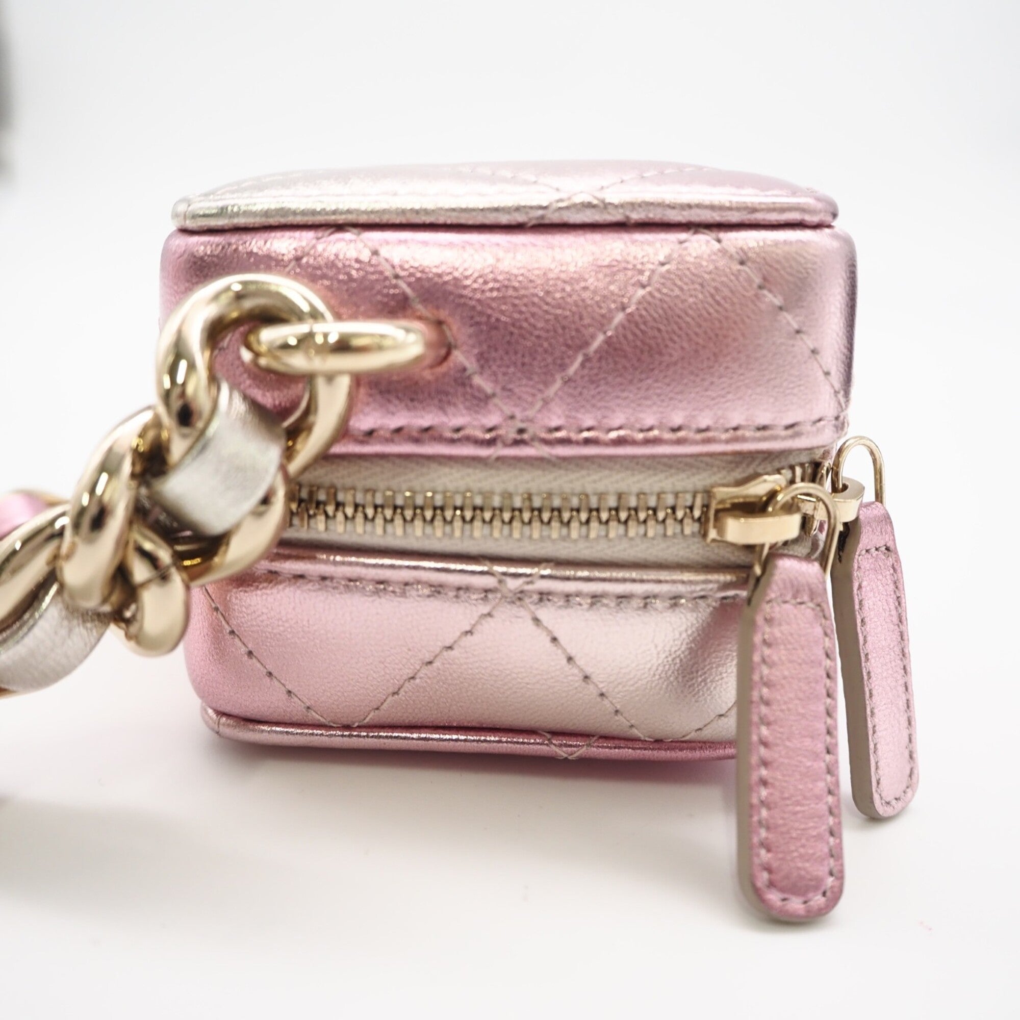 Chanel Matelasse Pink Silver Leather Shoulder Bag (Pre-Owned)