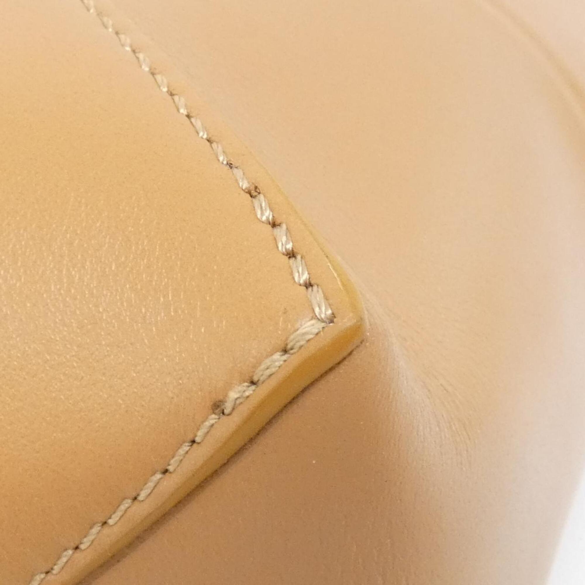 Loewe Beige Leather Handbag (Pre-Owned)