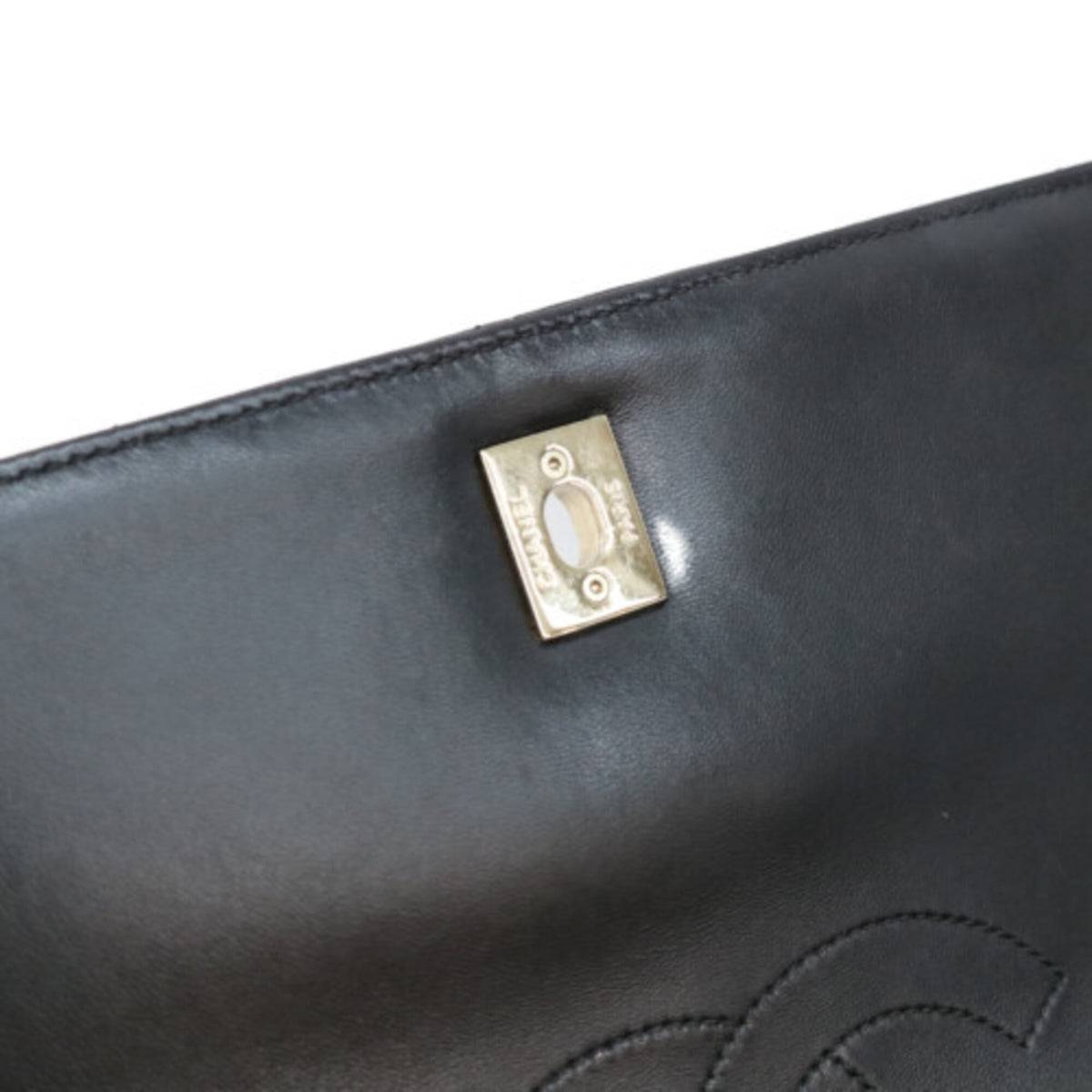 Chanel Black Leather Shoulder Bag (Pre-Owned)