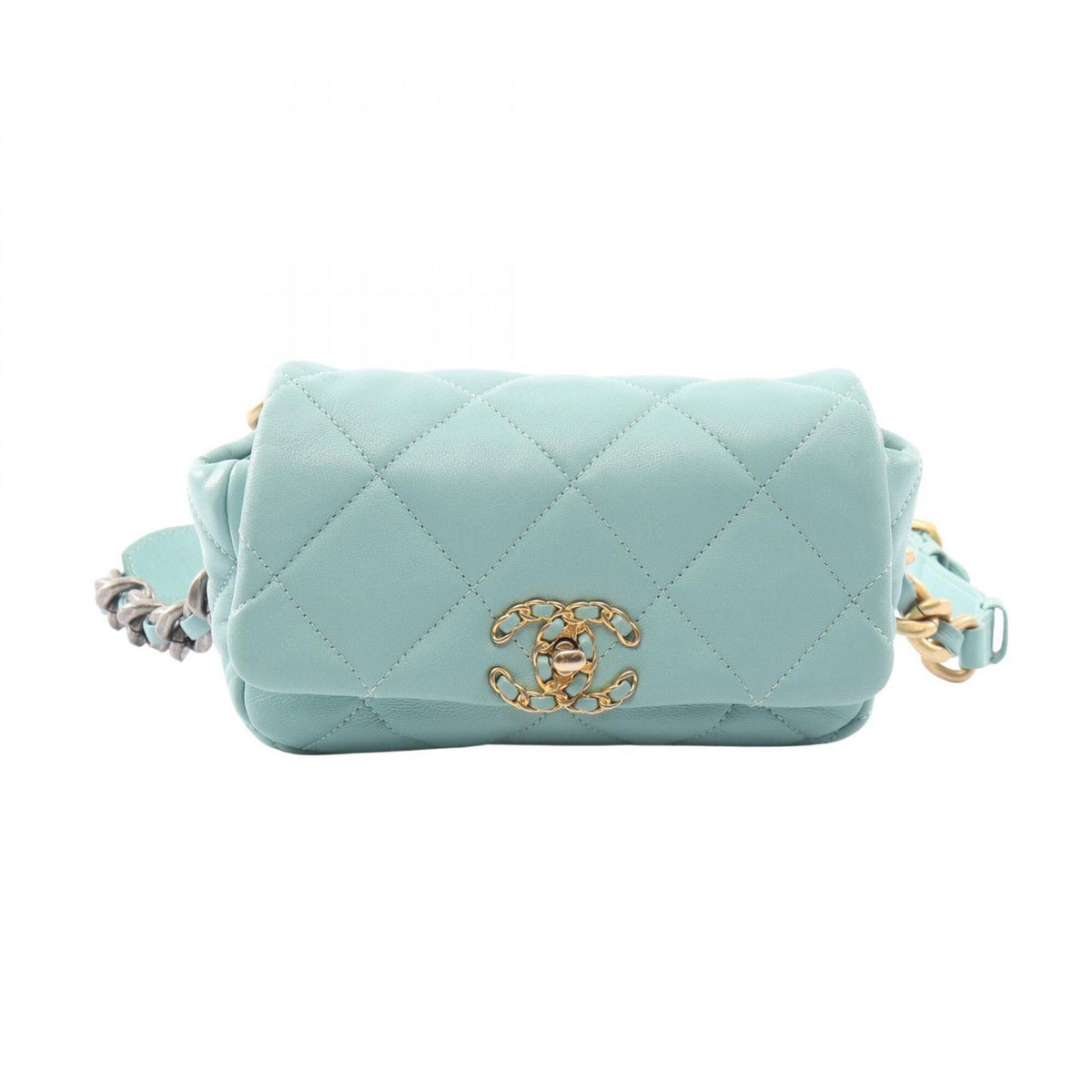Chanel Green Leather Fanny Pack Handbag (Pre-Owned)