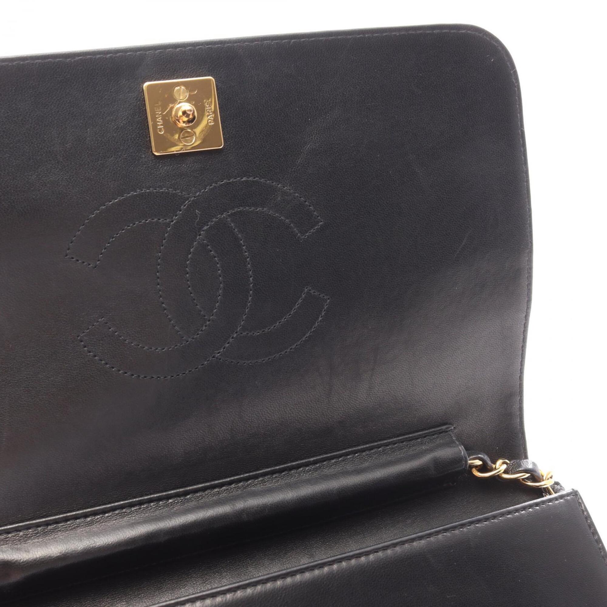 Chanel Black Leather Handbag Shoulder Bag (Pre-Owned)