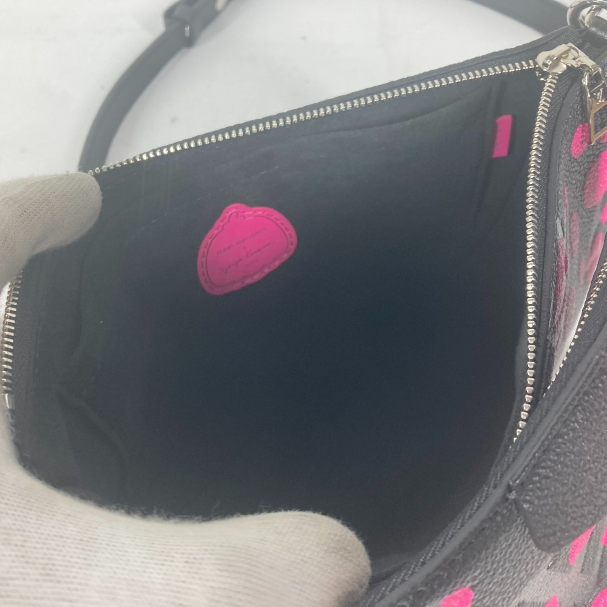 Louis Vuitton Black Pink Monogram Empreinte Pochette Shoulder Bag (Pre-Owned)