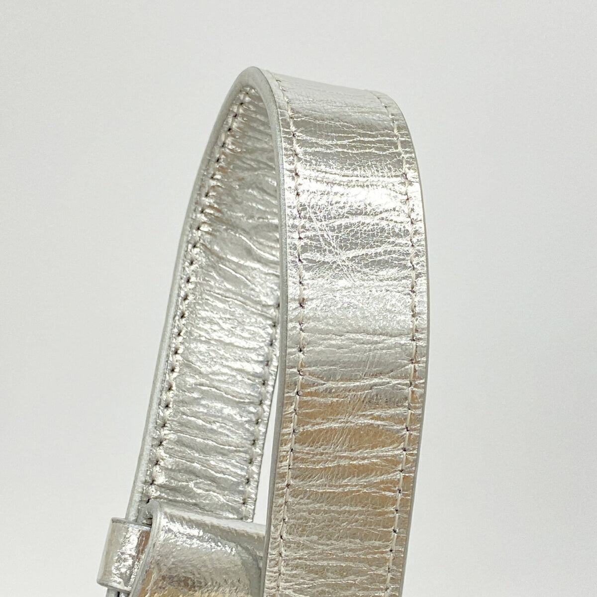 Chanel Silver Leather Shoulder Bag (Pre-Owned)