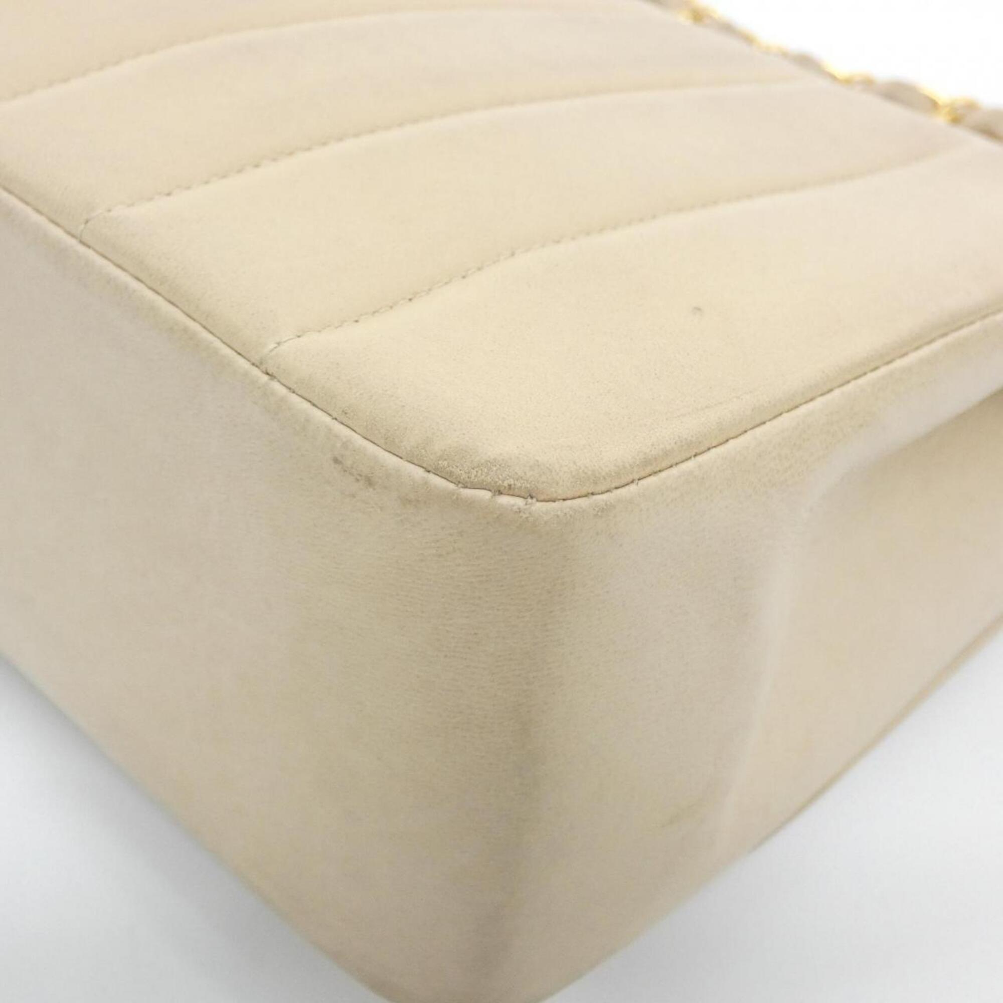 Chanel Beige Leather Shoulder Bag (Pre-Owned)