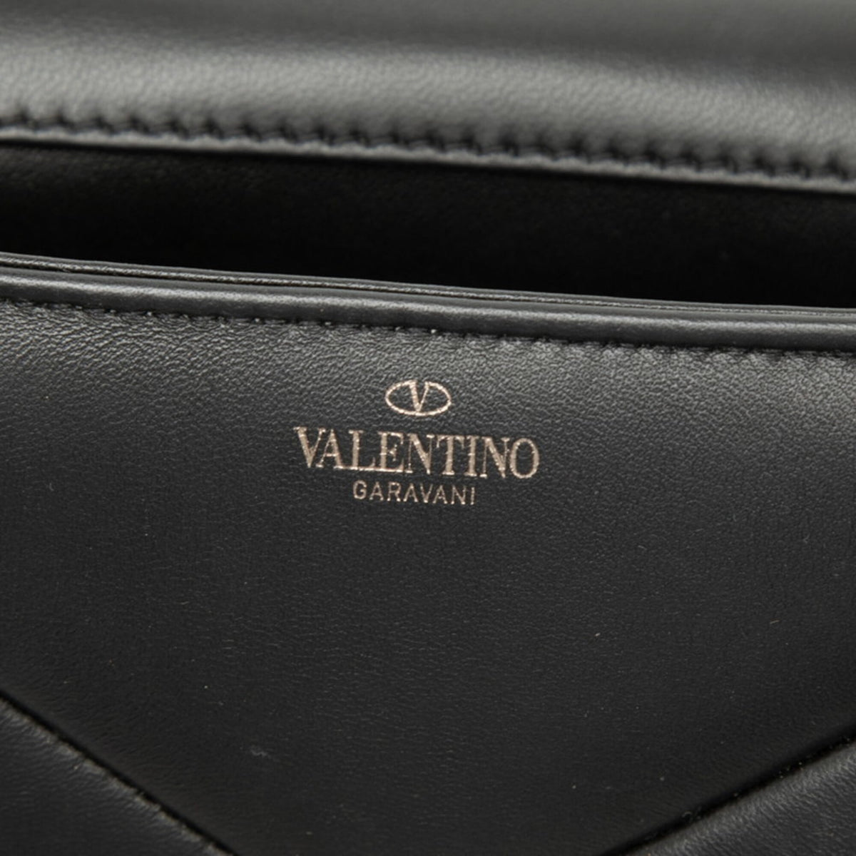 Valentino Black Leather Handbag Shoulder Bag (Pre-Owned)