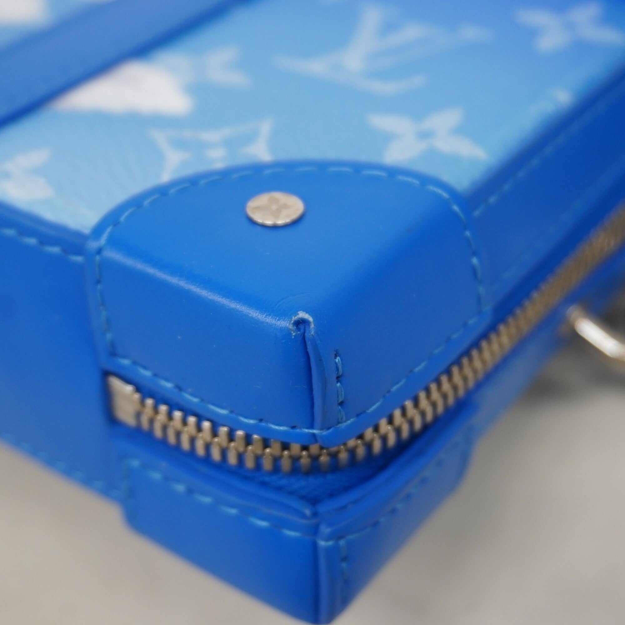Louis Vuitton Blue White Shoulder Bag (Pre-Owned)