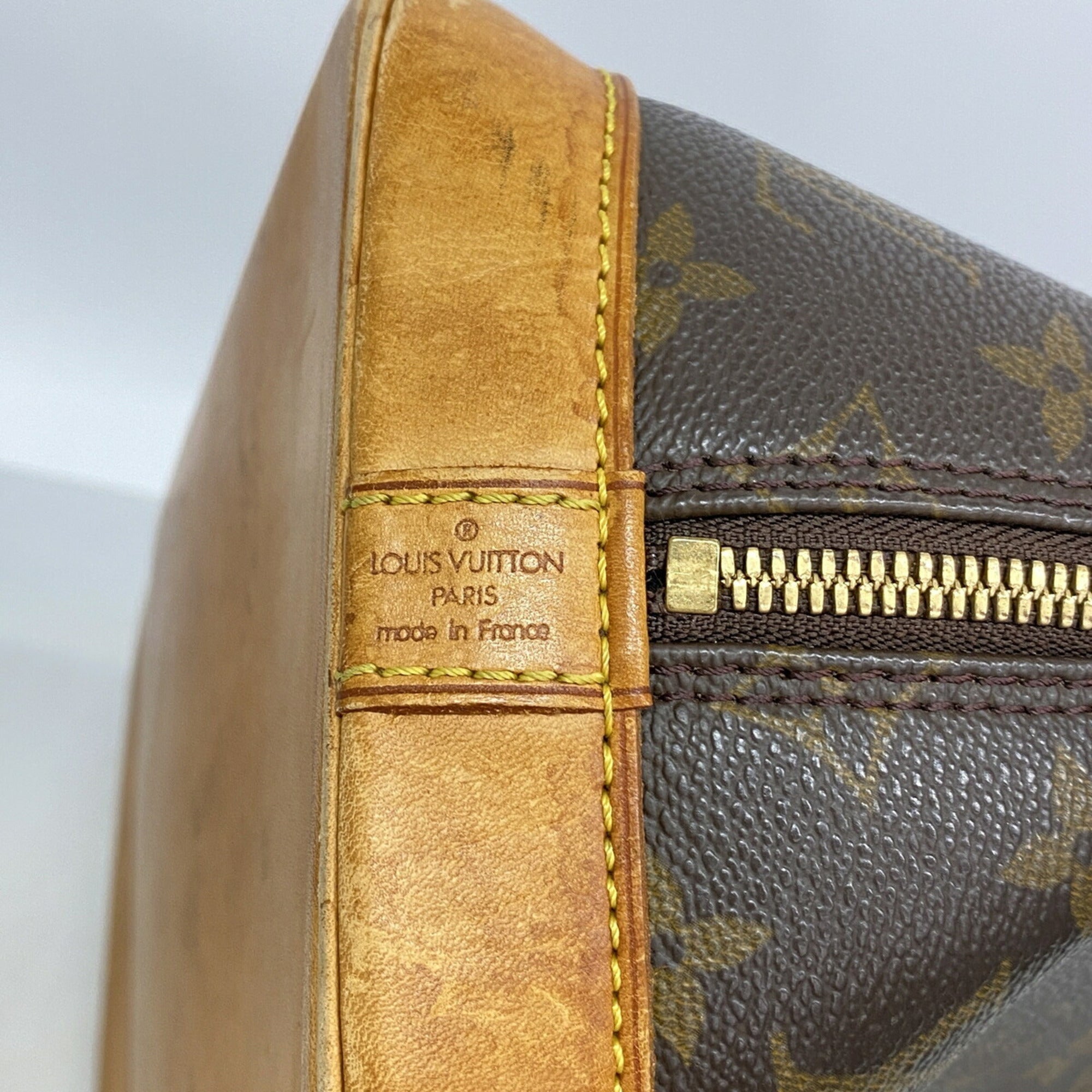 Louis Vuitton Brown Handbag (Pre-Owned)