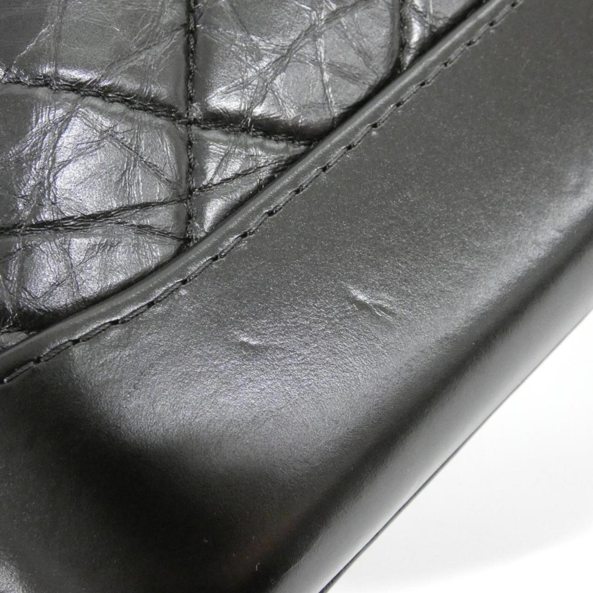 Chanel Black Leather Shoulder Bag (Pre-Owned)