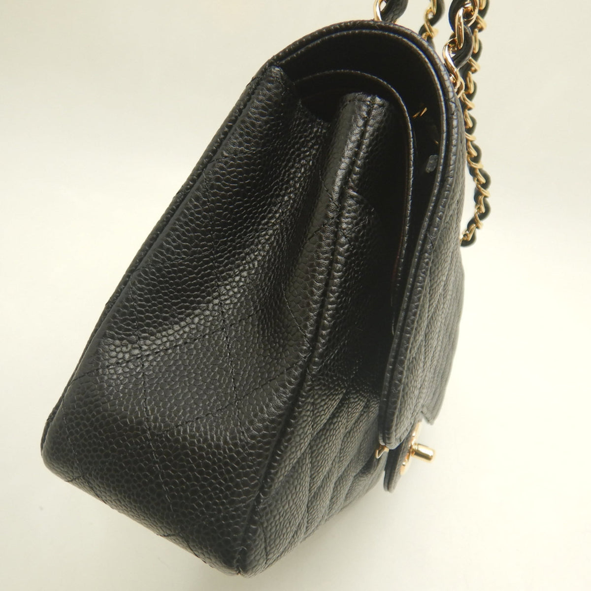 Chanel Black Grained Calfskin Shoulder Bag (Pre-Owned)