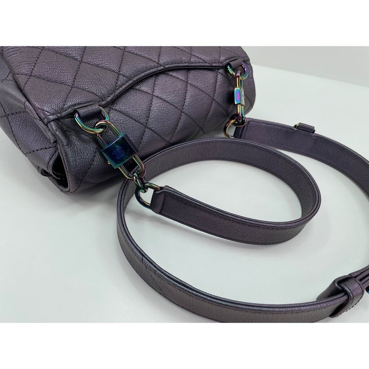 Chanel Purple Shoulder Bag (Pre-Owned)