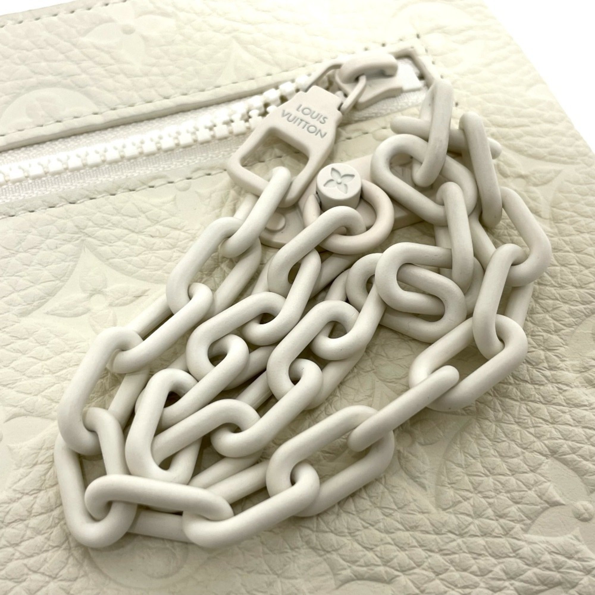 Louis Vuitton Blanc White Leather Clutch Bag Pochette (Pre-Owned)