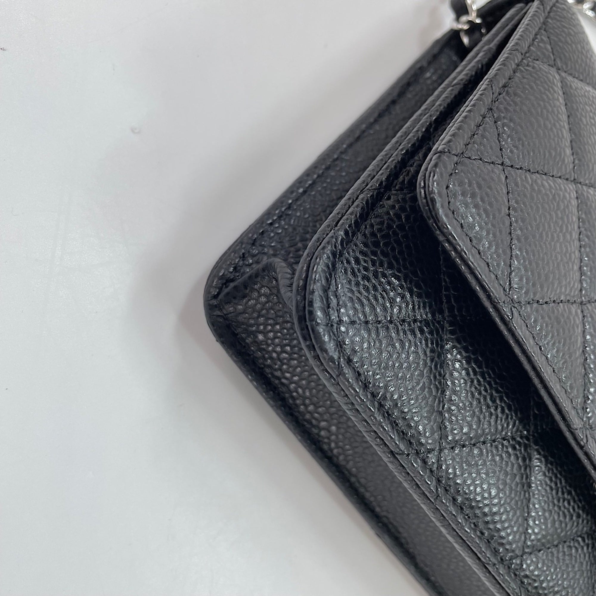 Chanel Black Shoulder Bag (Pre-Owned)