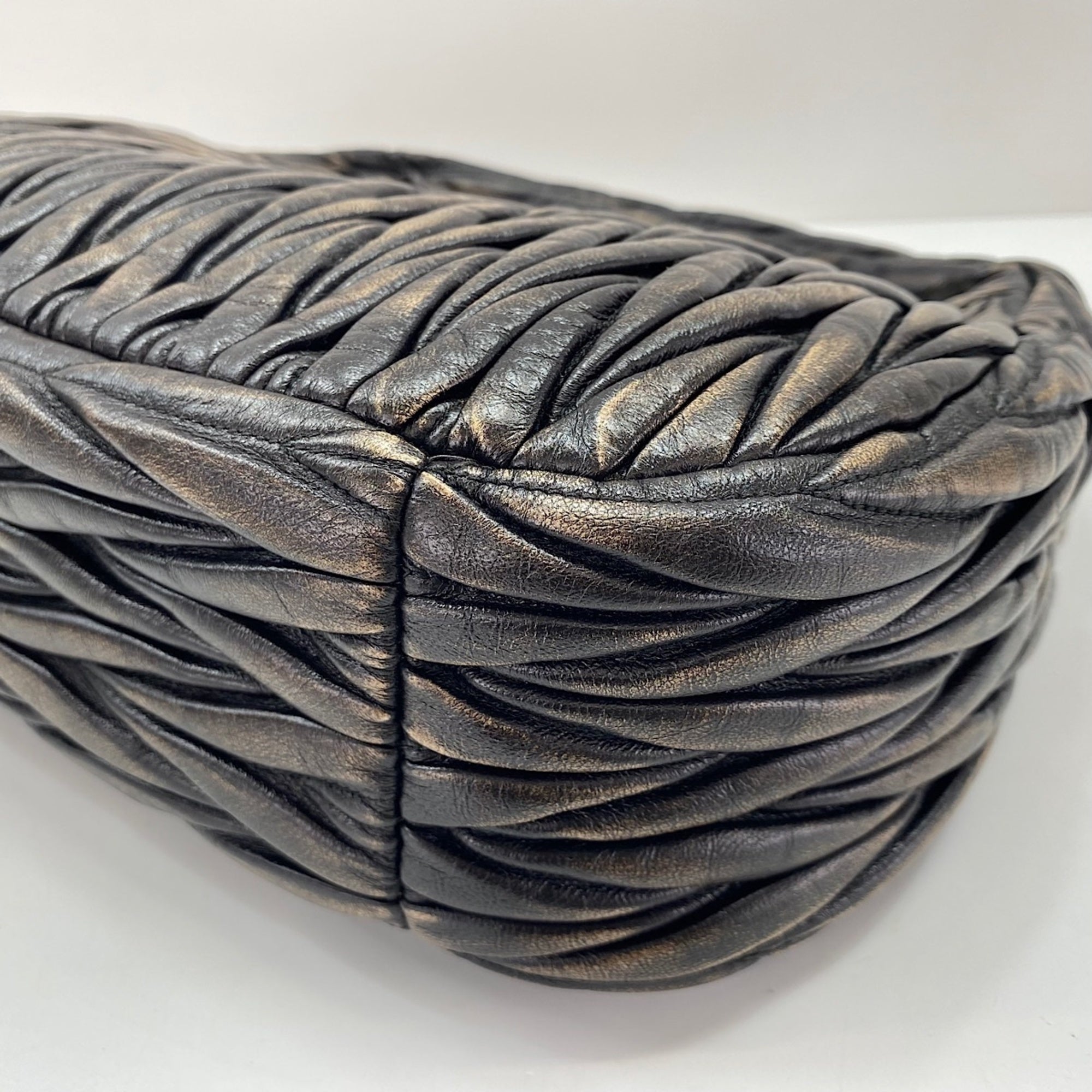 Miu Miu Brown Handbag (Pre-Owned)