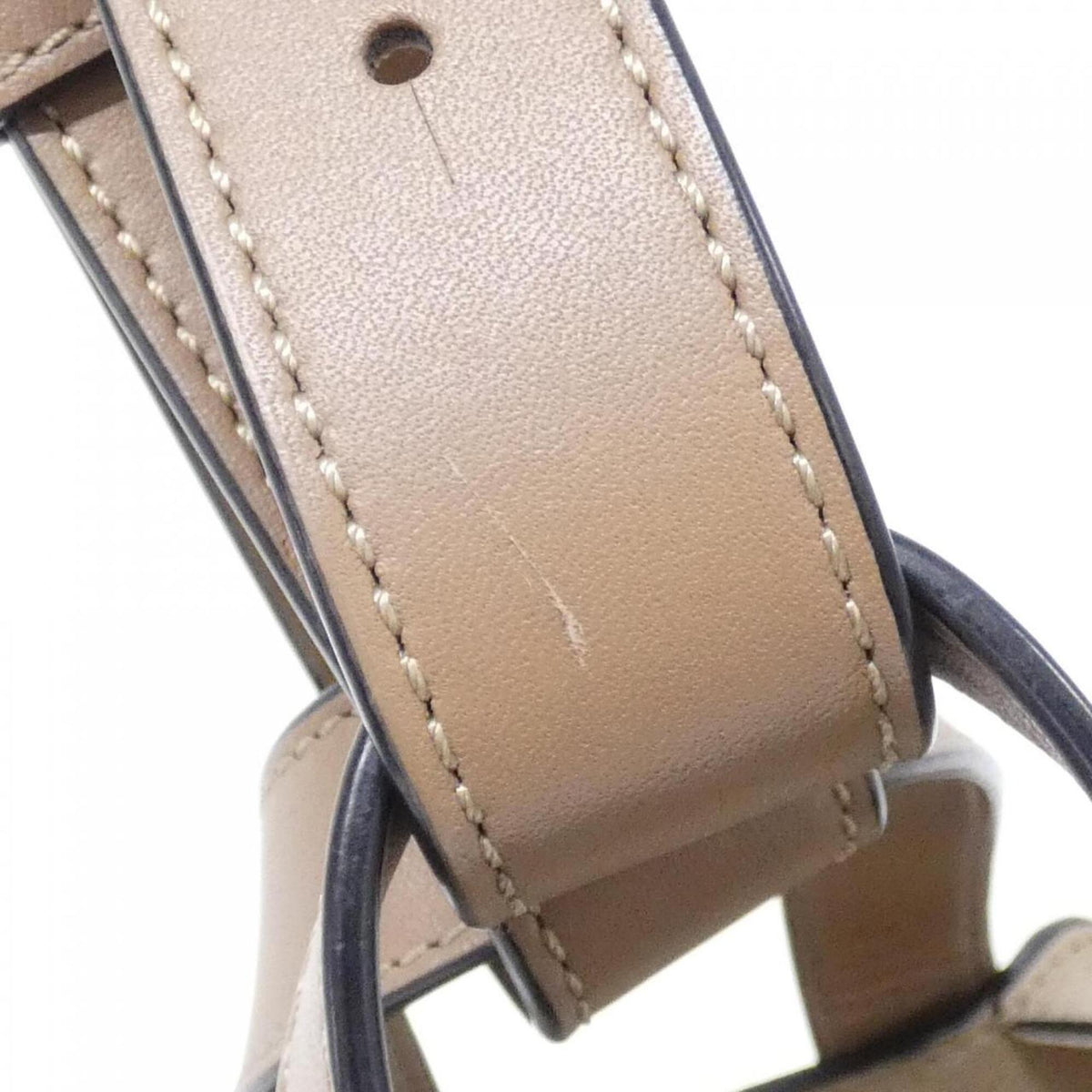 Loewe Sand Leather Shoulder Bag (Pre-Owned)