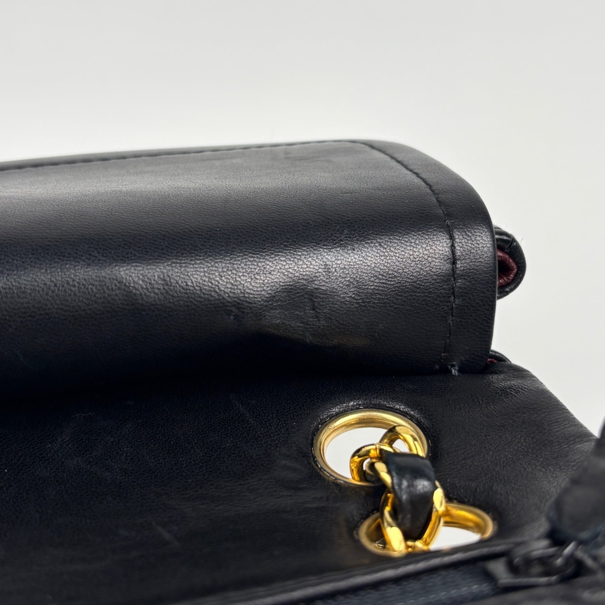 Chanel Matelasse Black Leather Shoulder Bag (Pre-Owned)