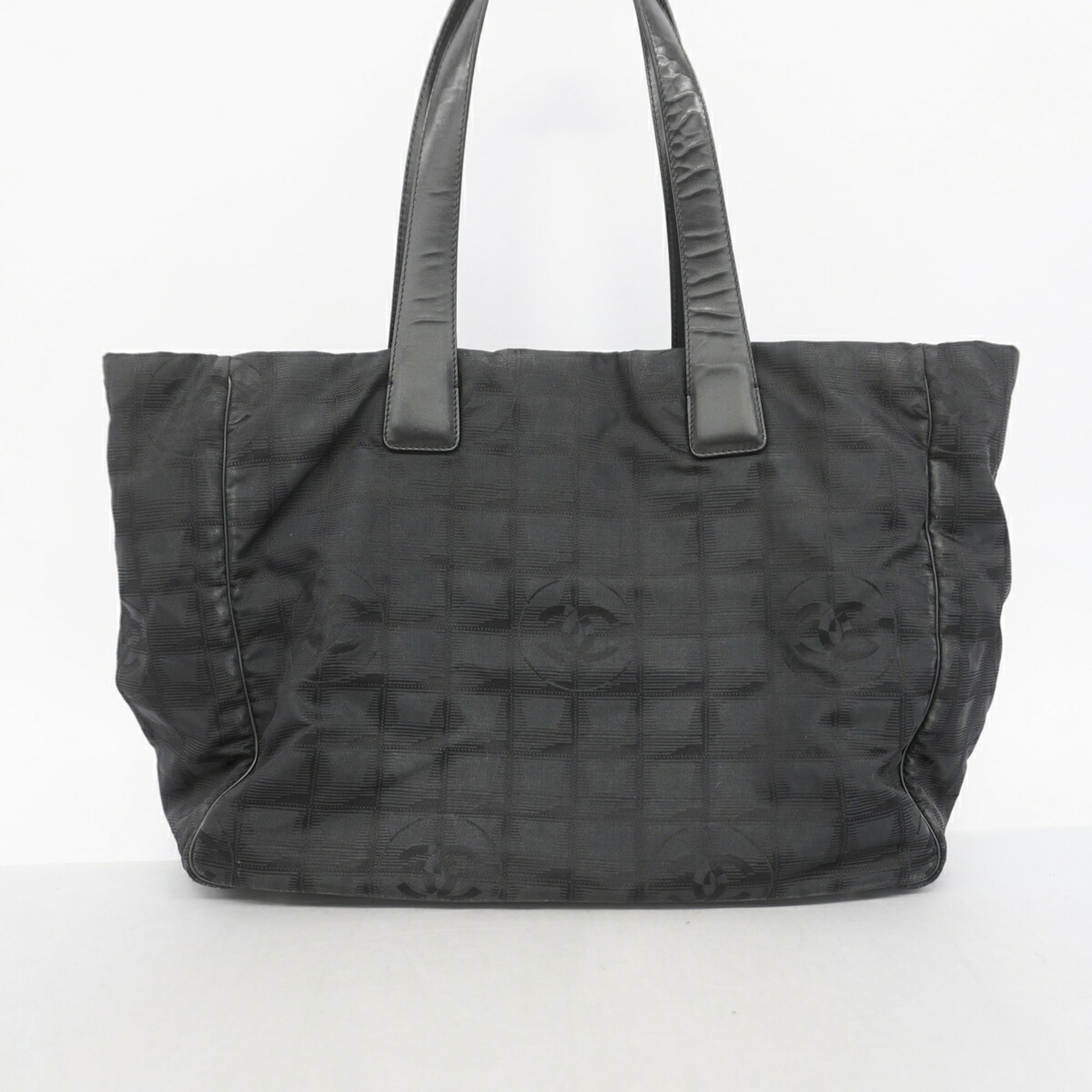Chanel Black Nylon Tote Bag (Pre-Owned)