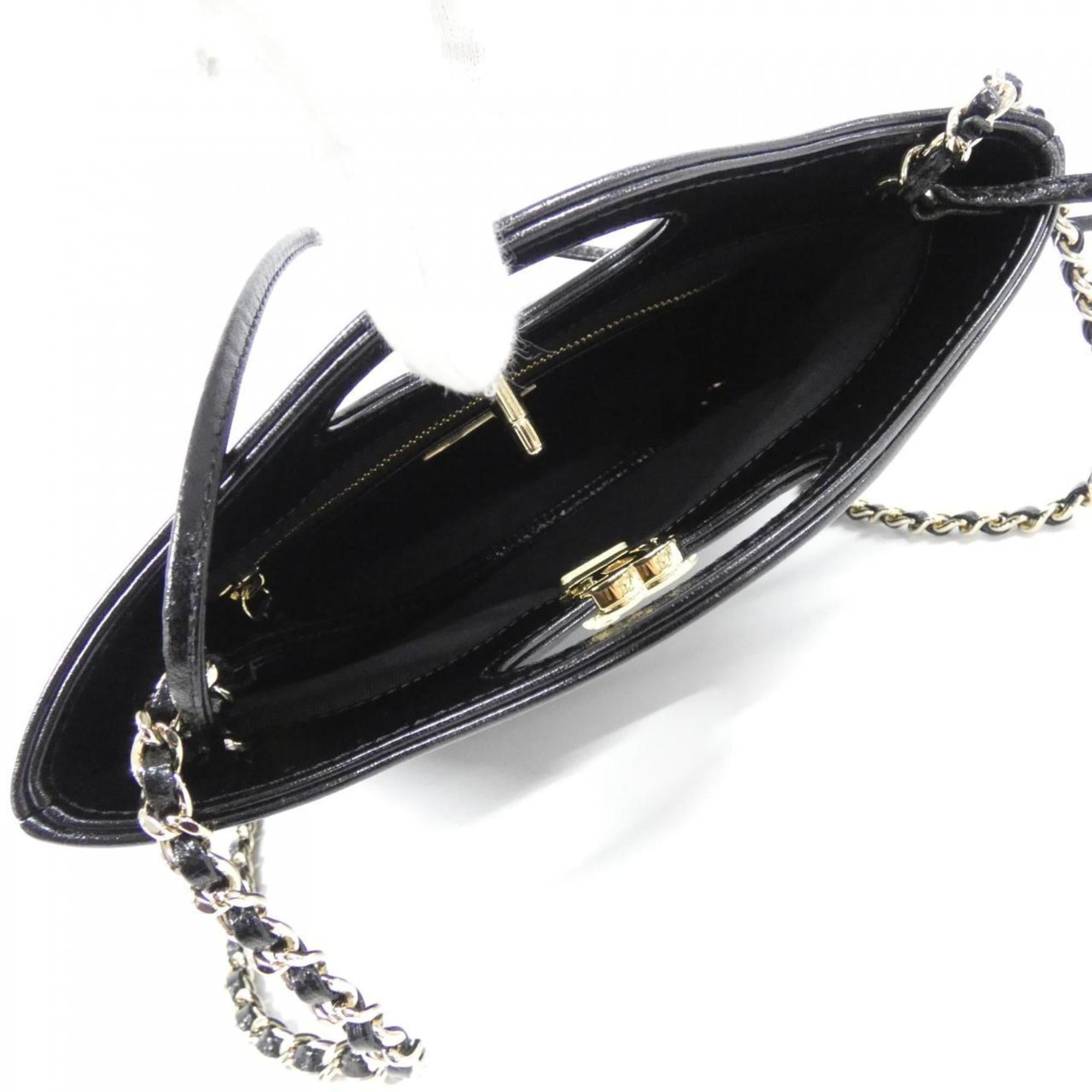 Chanel Black Leather Handbag (Pre-Owned)