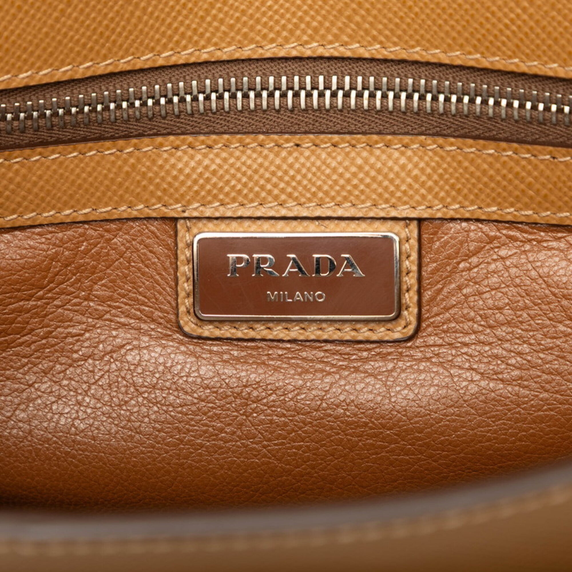 Prada Brown Leather Messenger Bag Shoulder Bag (Pre-Owned)