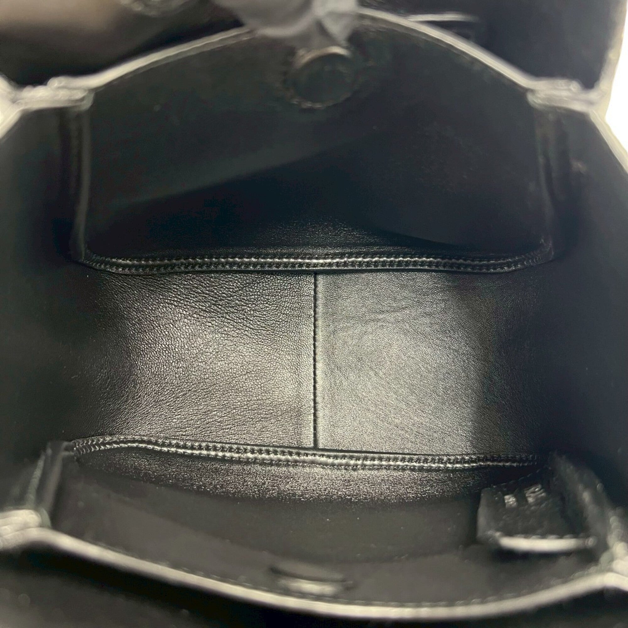 Prada Black Leather Handbag Tote Bag (Pre-Owned)