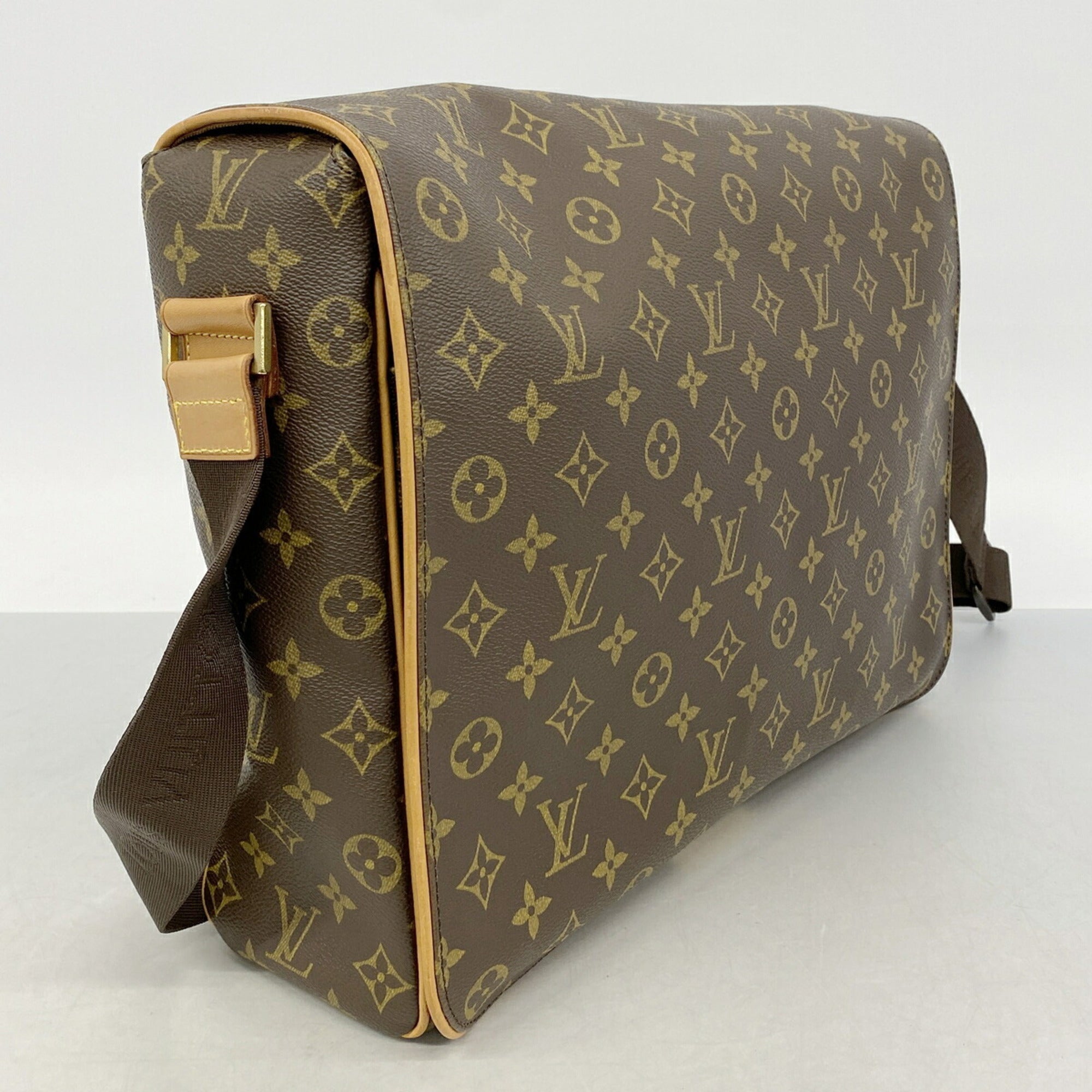 Louis Vuitton Brown Shoulder Bag (Pre-Owned)
