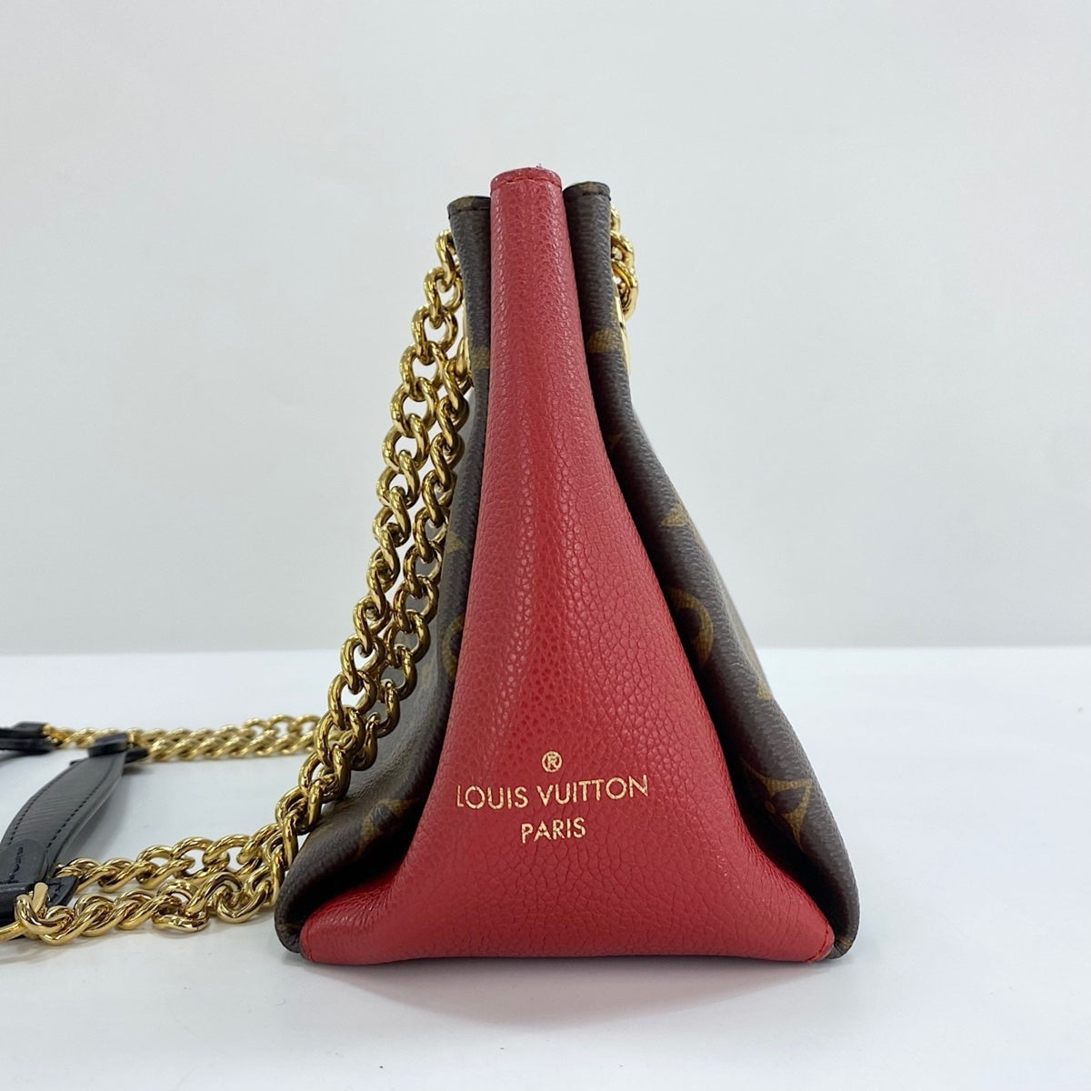 Louis Vuitton Brown Shoulder Bag (Pre-Owned)
