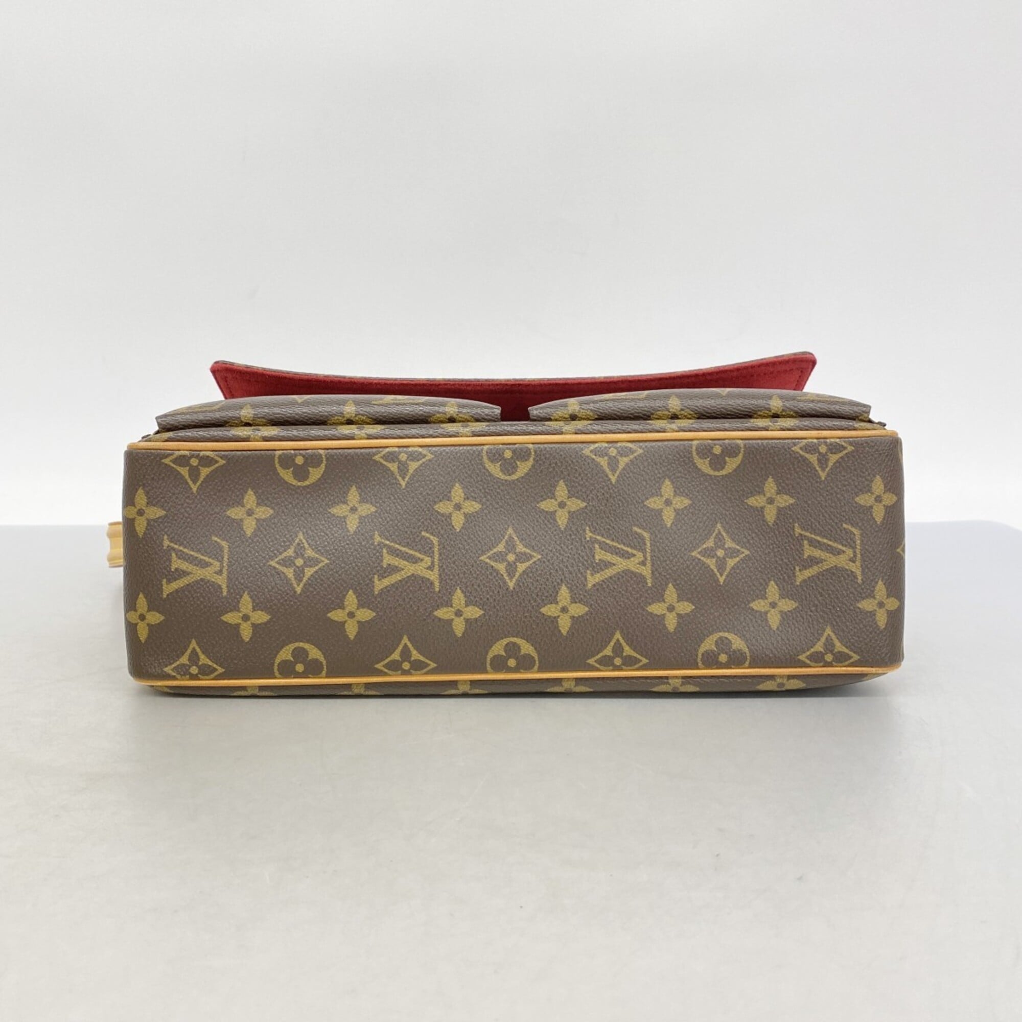 Louis Vuitton Brown Shoulder Bag (Pre-Owned)