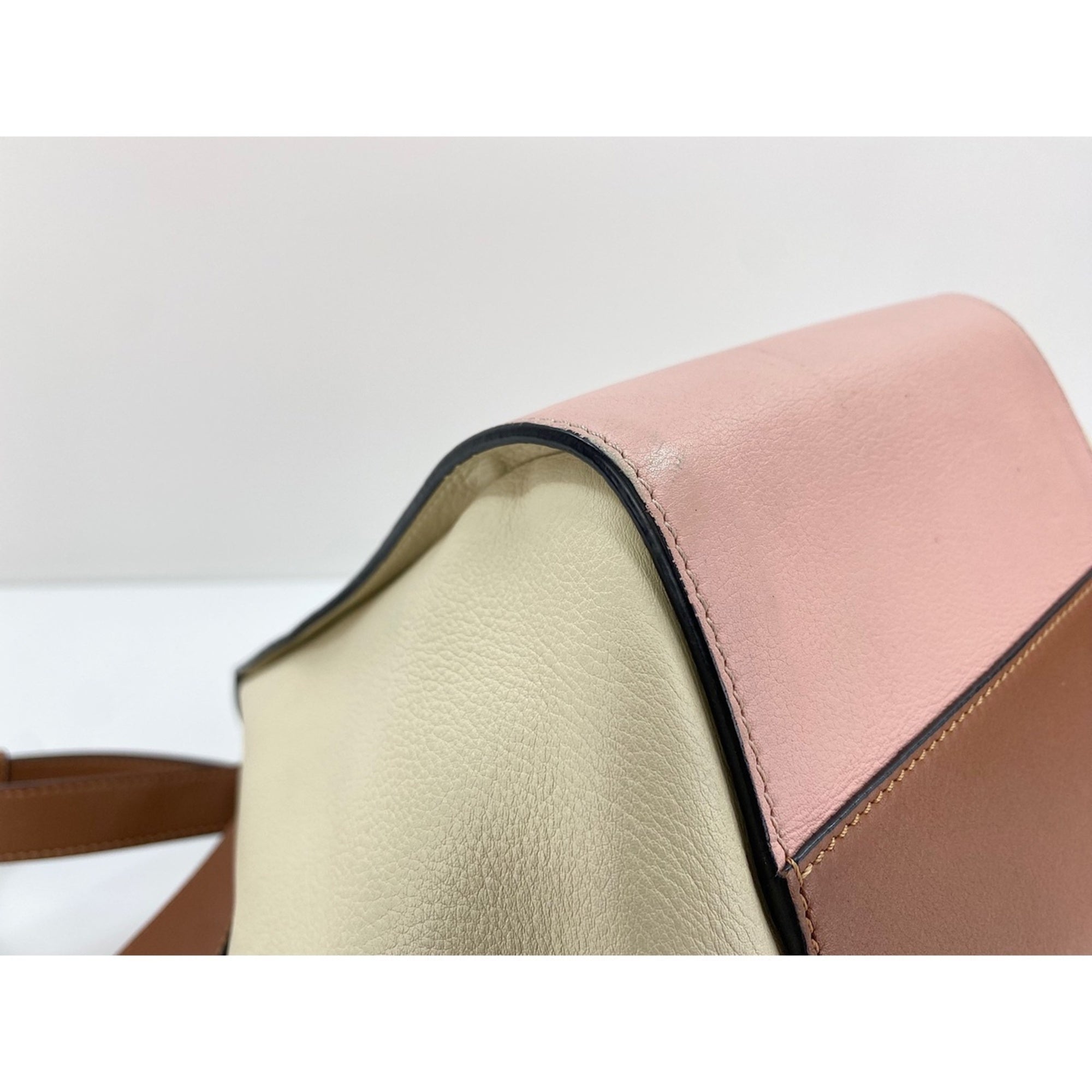 Loewe Pink Leather Shoulder Bag (Pre-Owned)