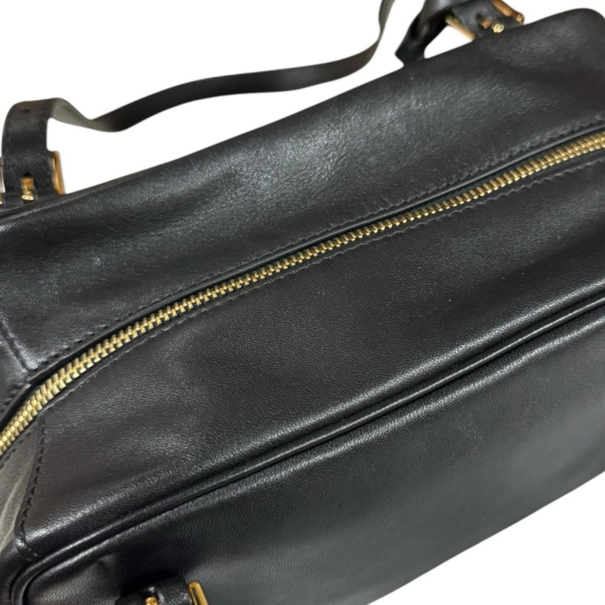 Versace Black Leather Handbag (Pre-Owned)