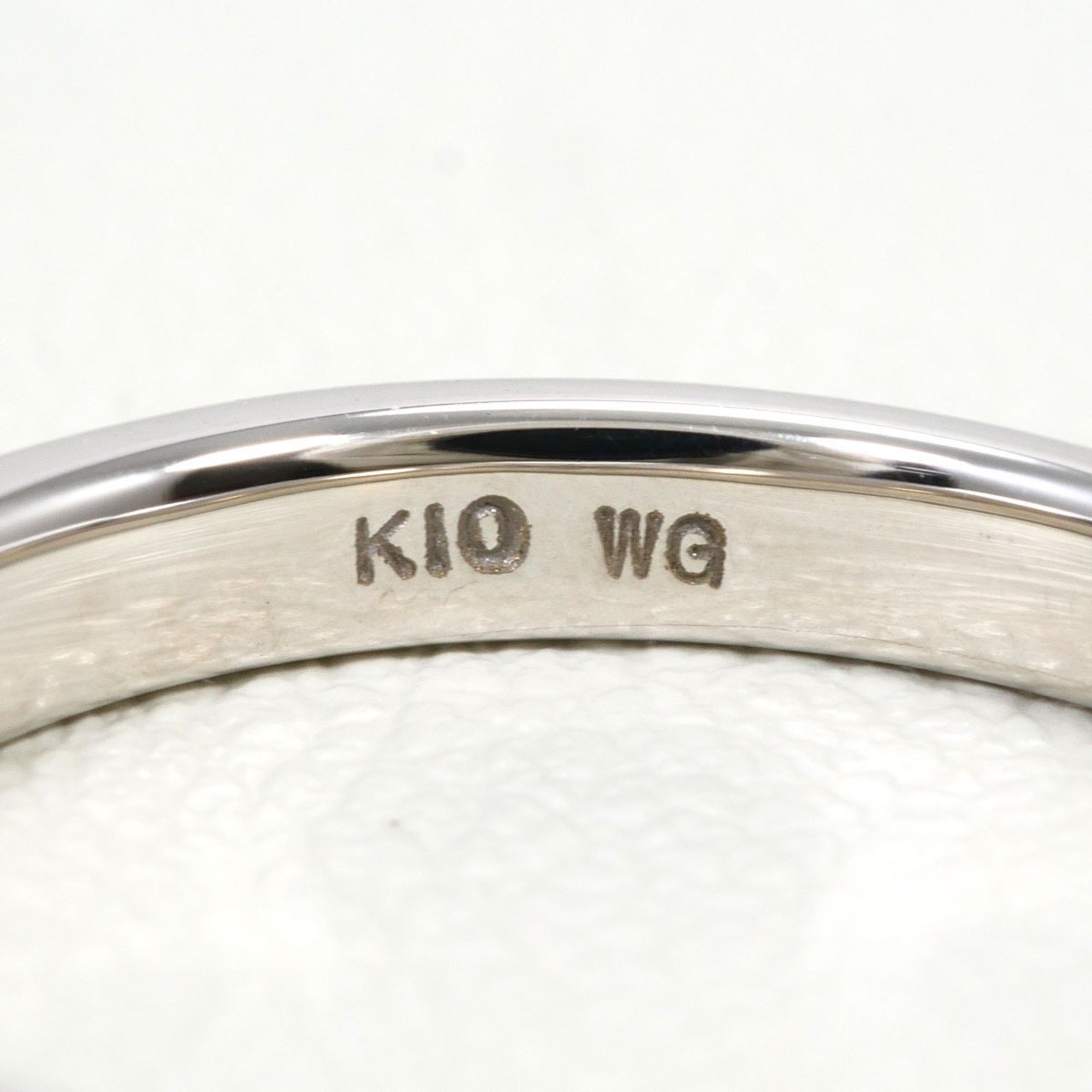 Unbranded White Gold White Gold (10K) Band Ring (Pre-Owned)