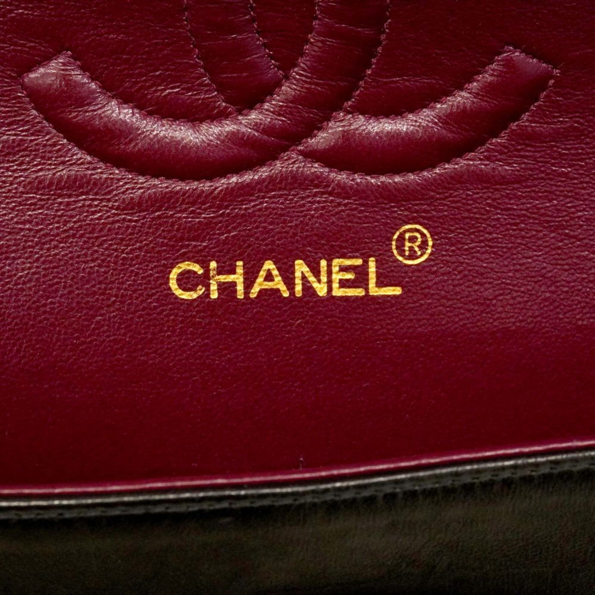 Chanel Black Leather Shoulder Bag (Pre-Owned)