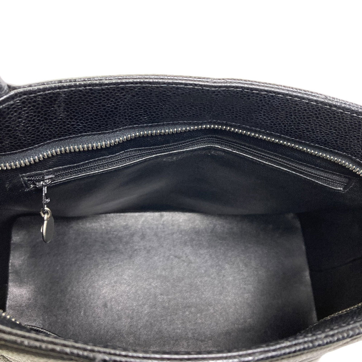 Chanel Black Leather Tote Bag (Pre-Owned)