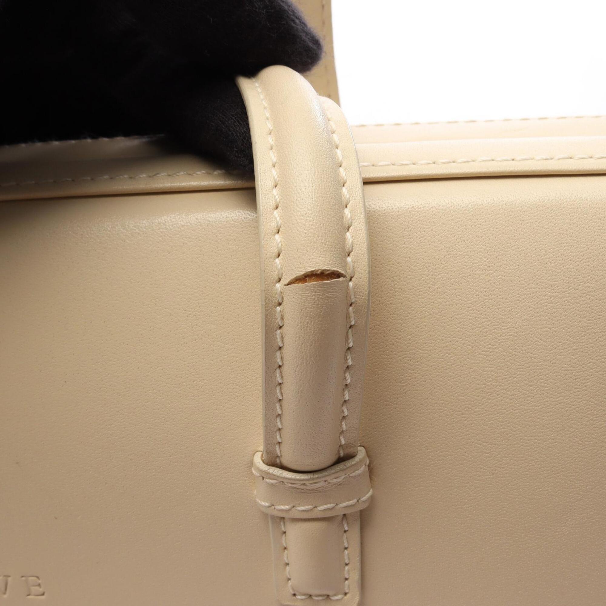 Loewe Ivory Leather Handbag (Pre-Owned)