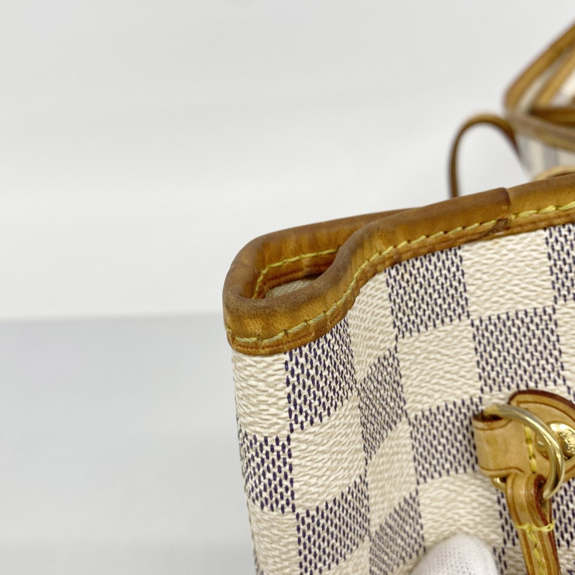 Louis Vuitton White Tote Bag (Pre-Owned)