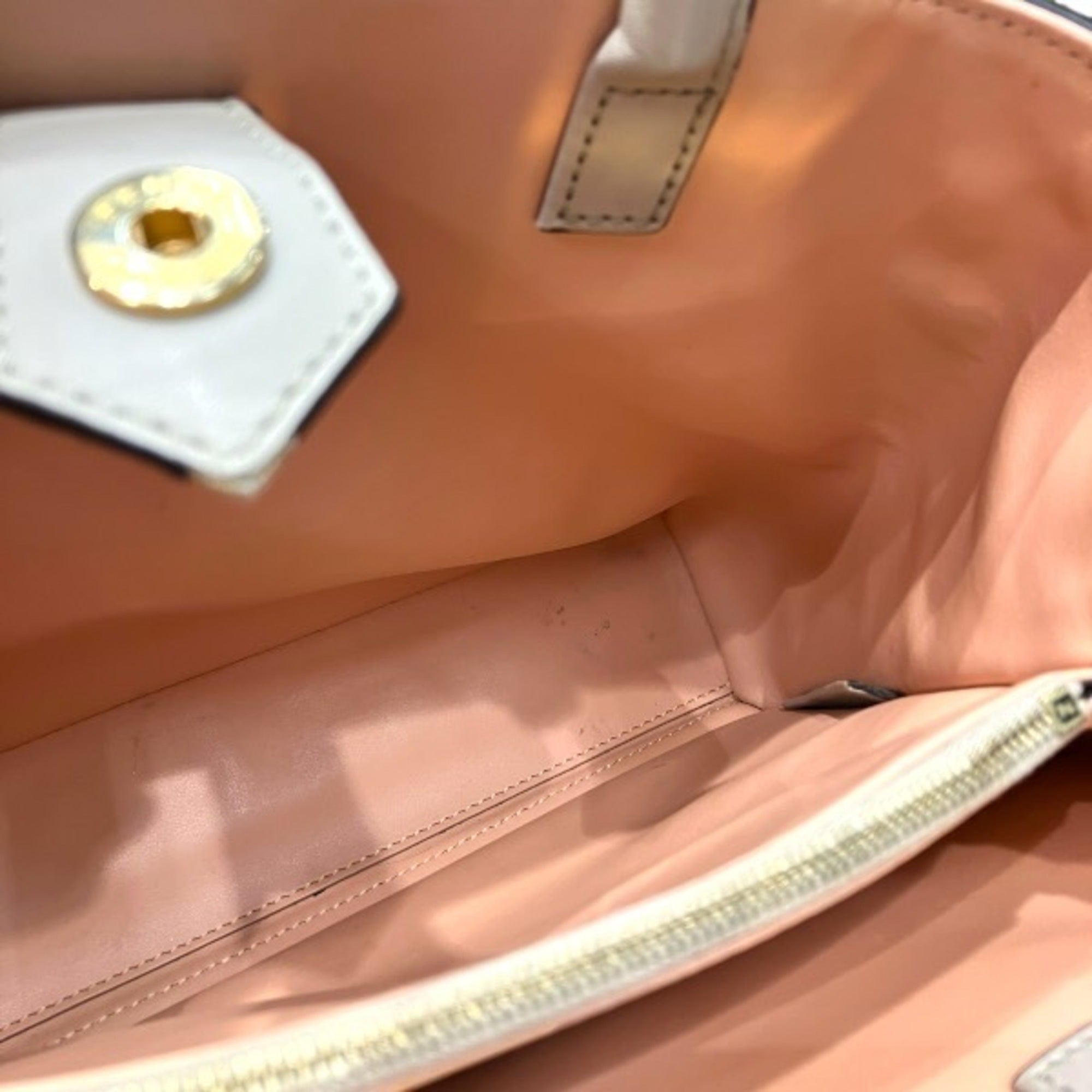 Fendi 2Jours Beige White Leather Handbag (Pre-Owned)