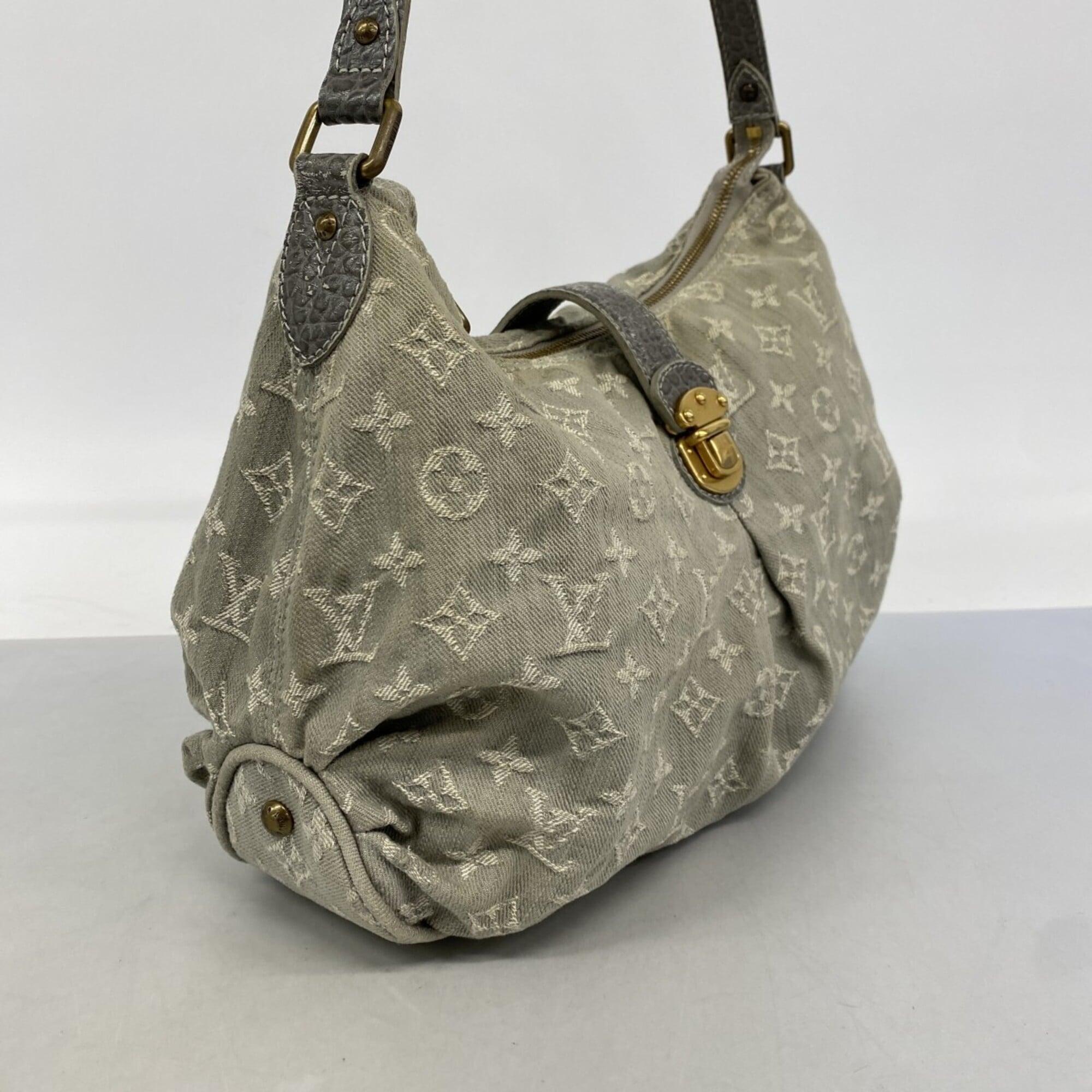 Louis Vuitton Gris Shoulder Bag (Pre-Owned)