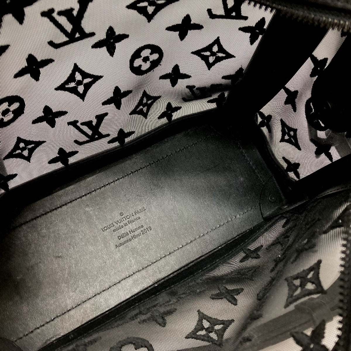Louis Vuitton Black Mesh Leather Shoulder Bag (Pre-Owned)