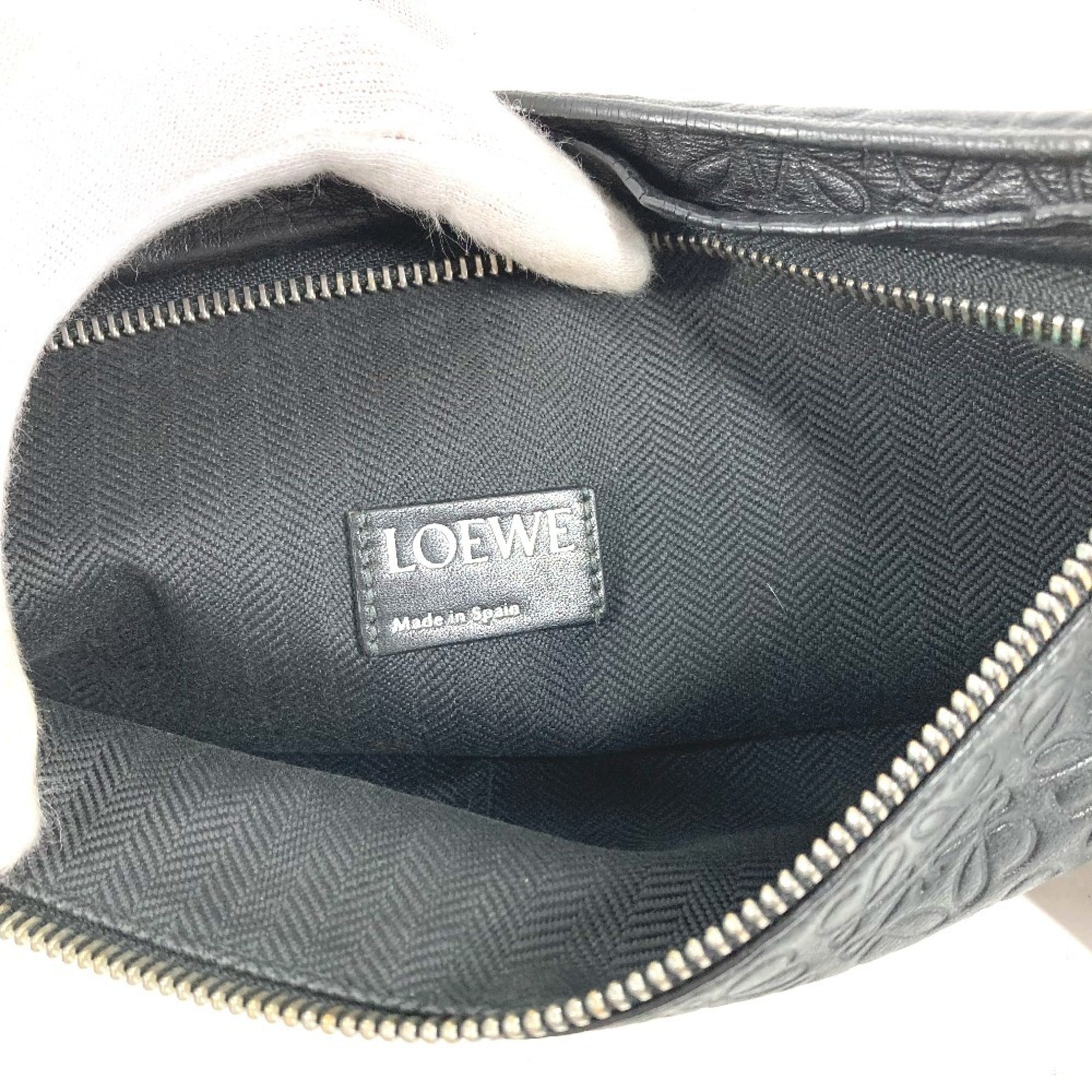 Loewe Black Leather Clutch Bag (Pre-Owned)